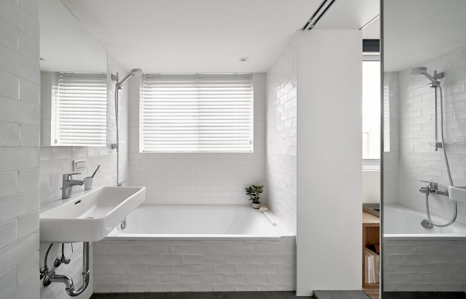 17.6-square-meter Apartment - image 9