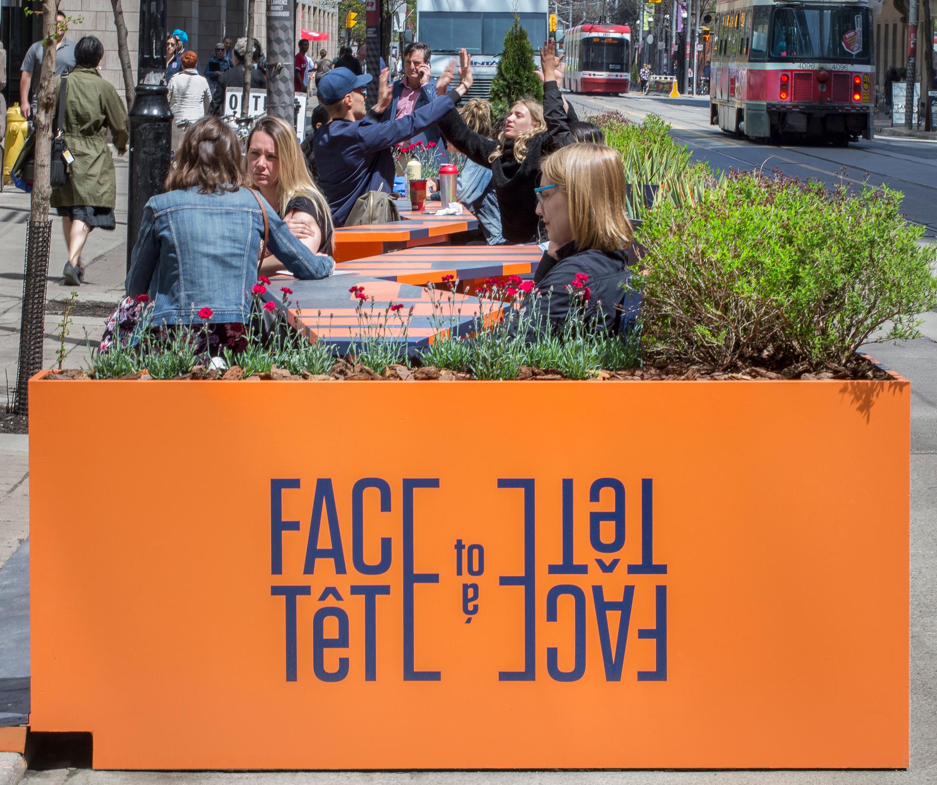 Face to Face | Tête à Tête
