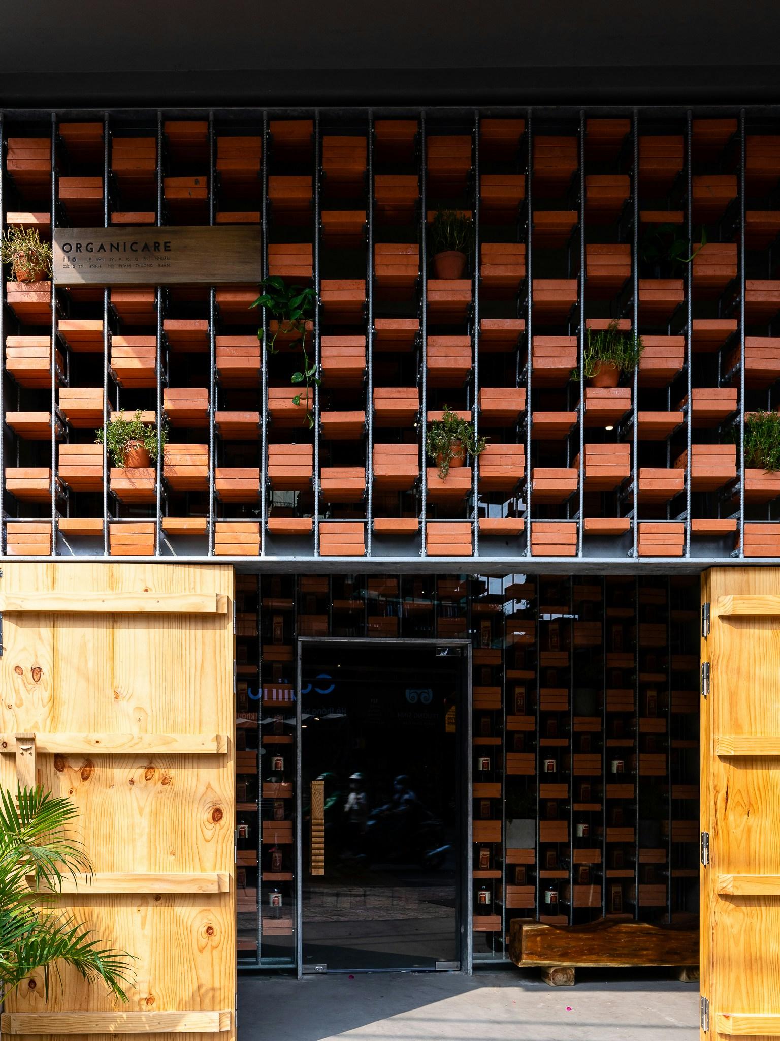 ORGANICARE SHOWROOM - image 17