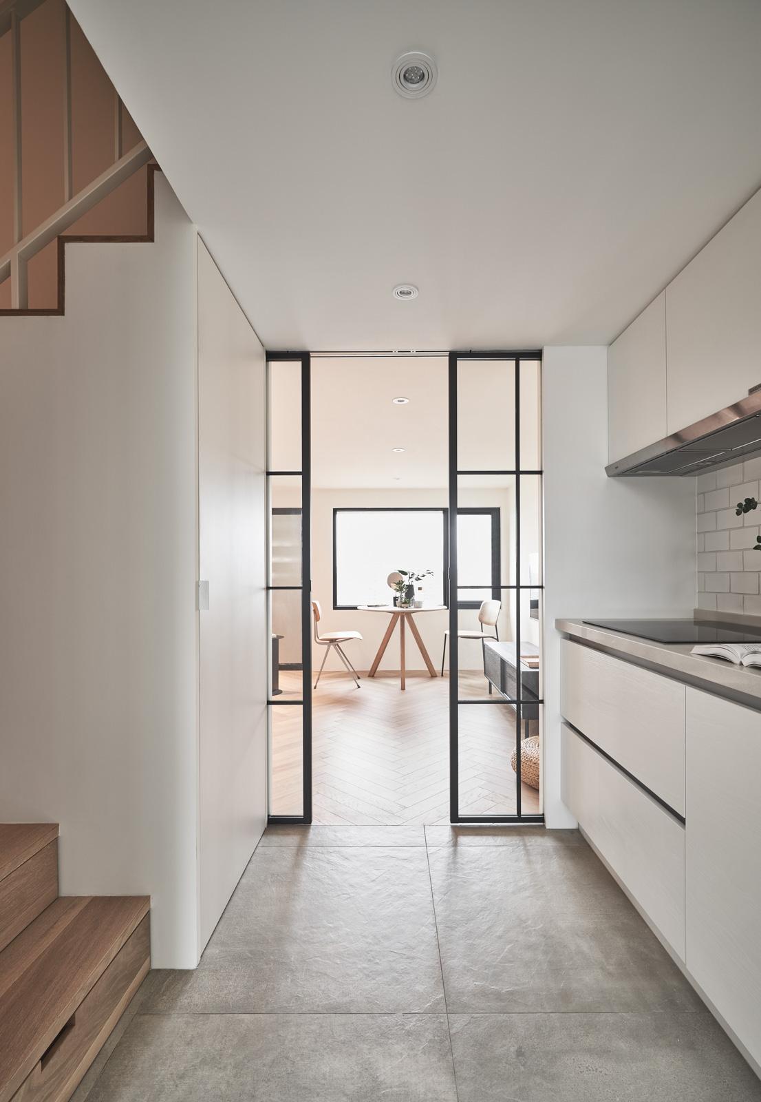 Apartment X - image 3