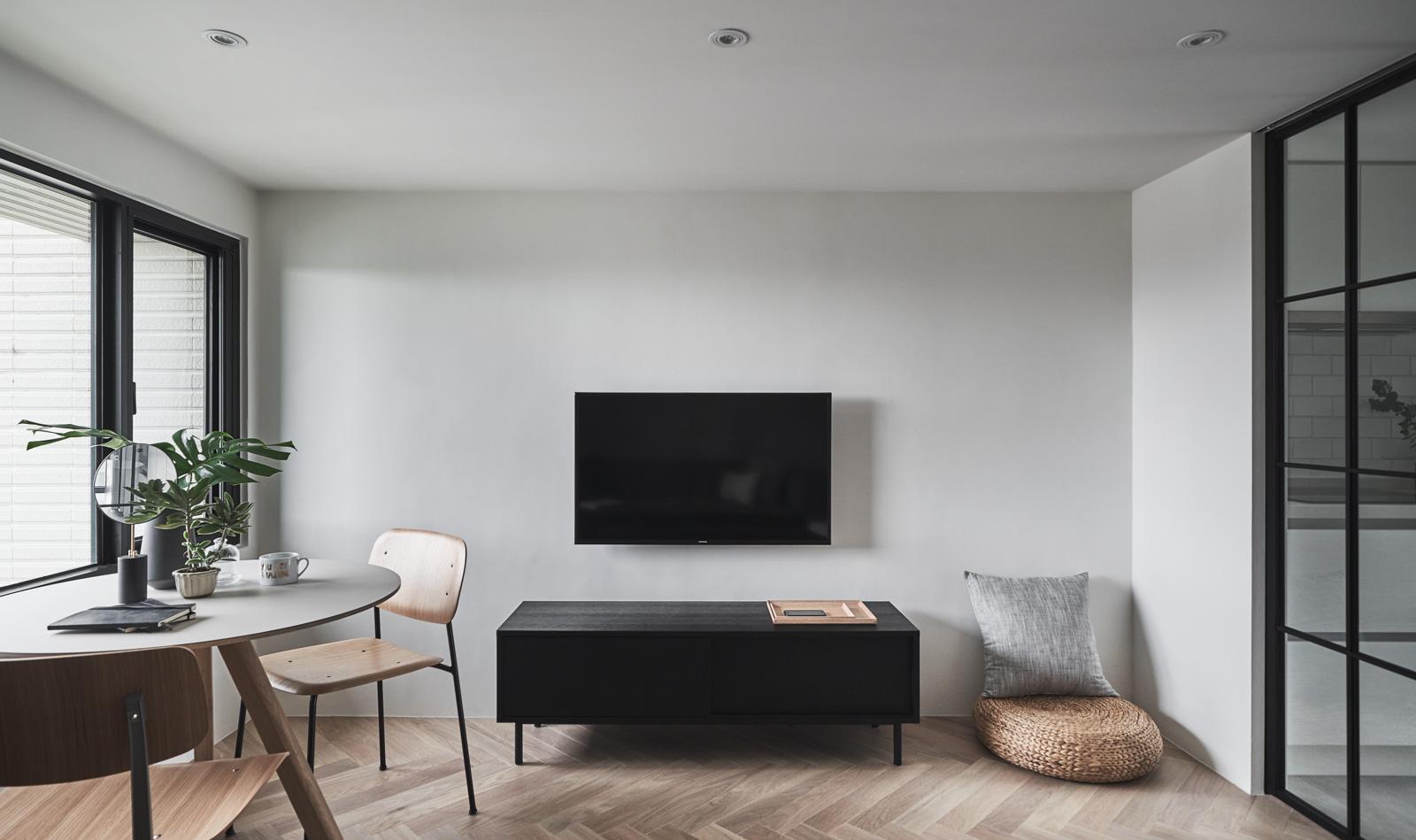 Apartment X - image 6