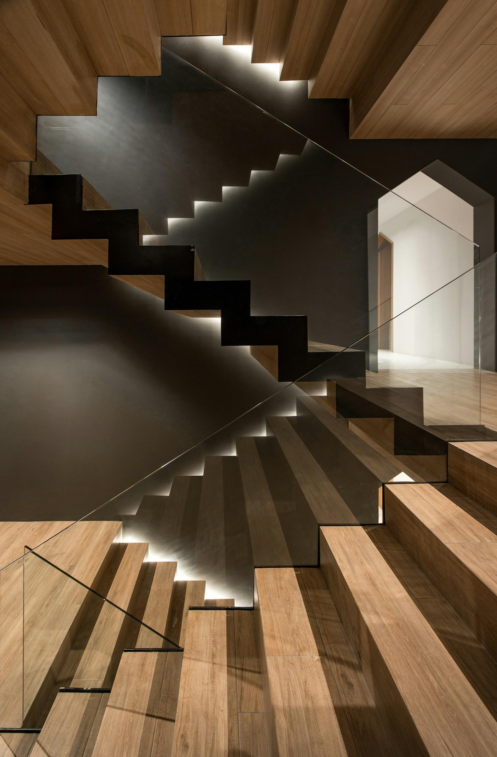 HACHI SERVICED APARTMENT - image 12