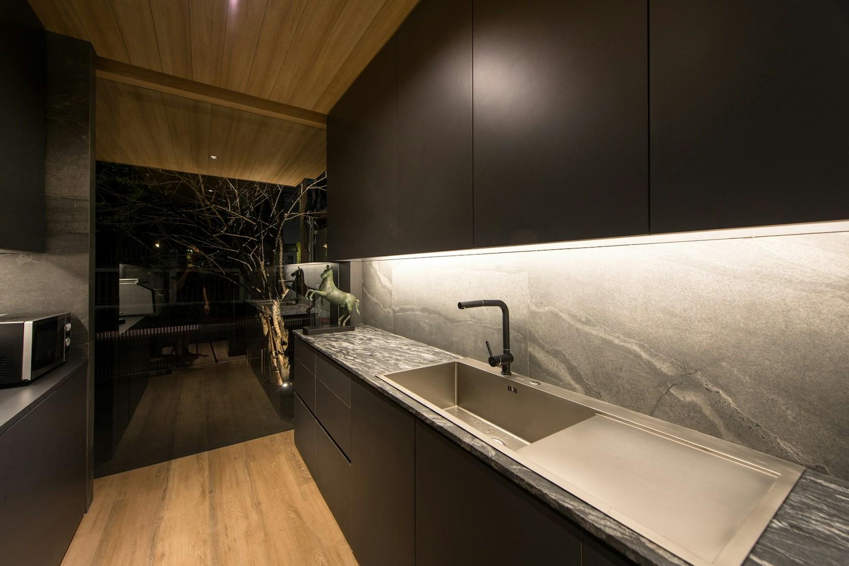 HACHI SERVICED APARTMENT - image 35