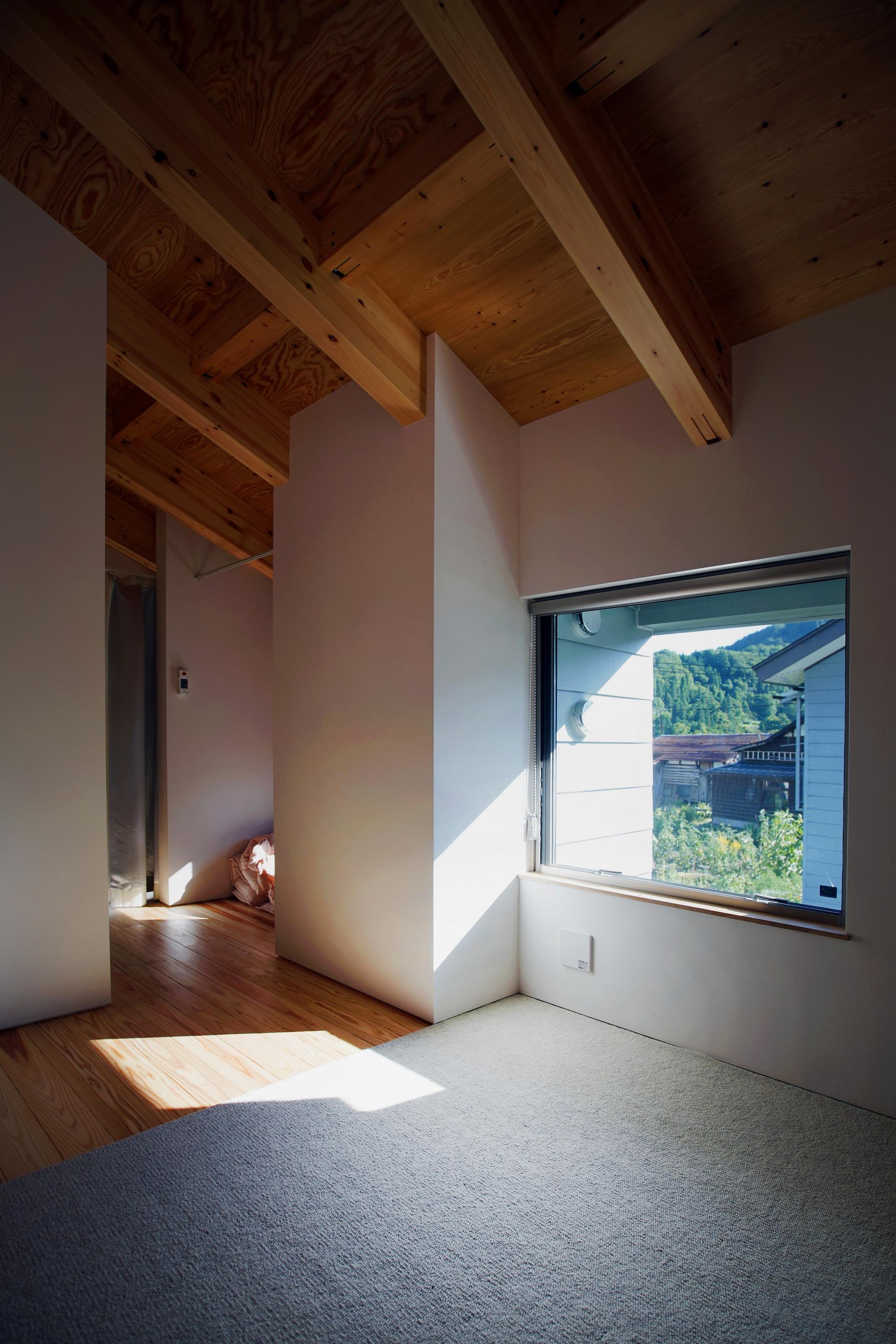 Hong Kong House - image 8