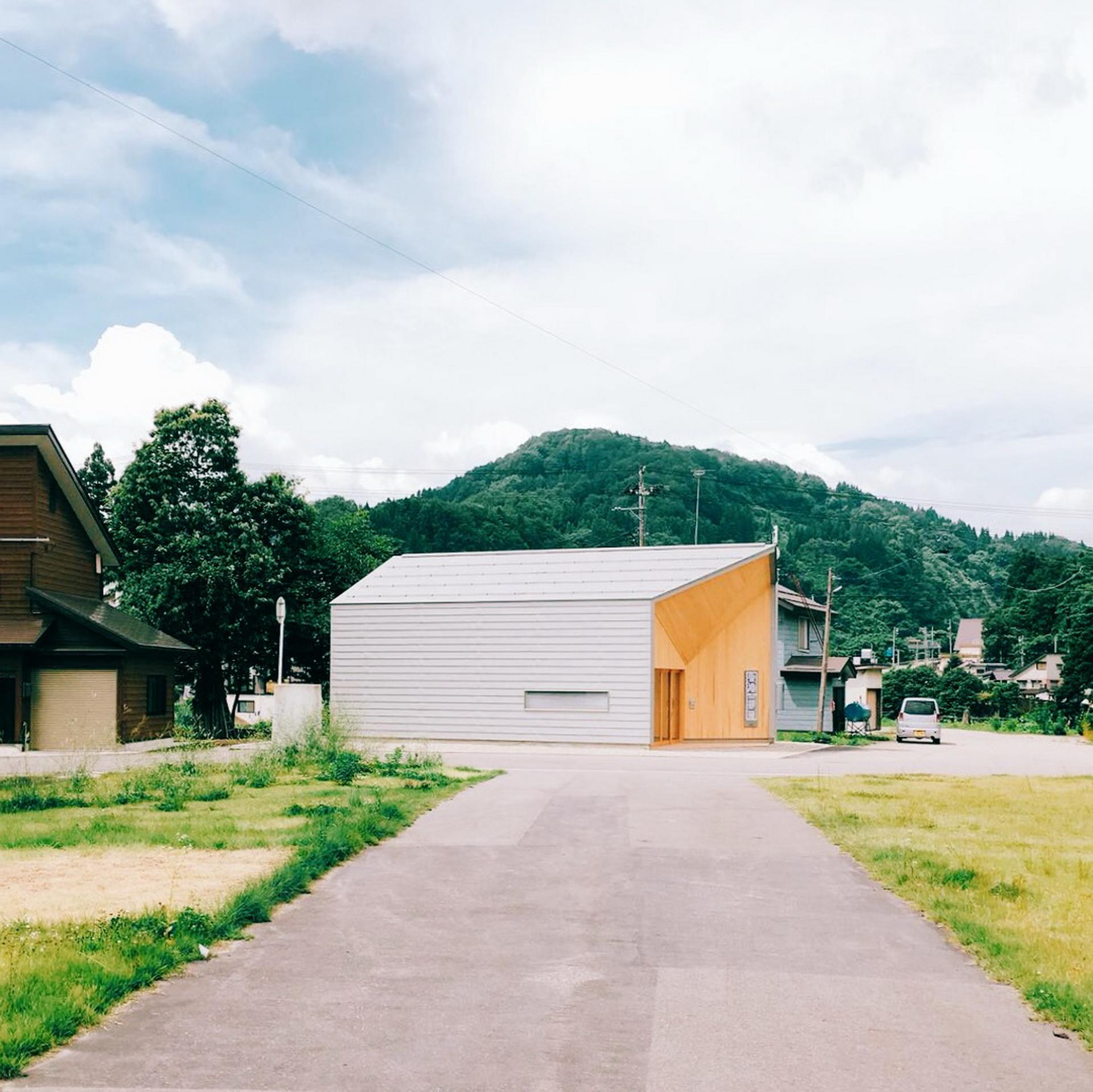 Hong Kong House - image 2