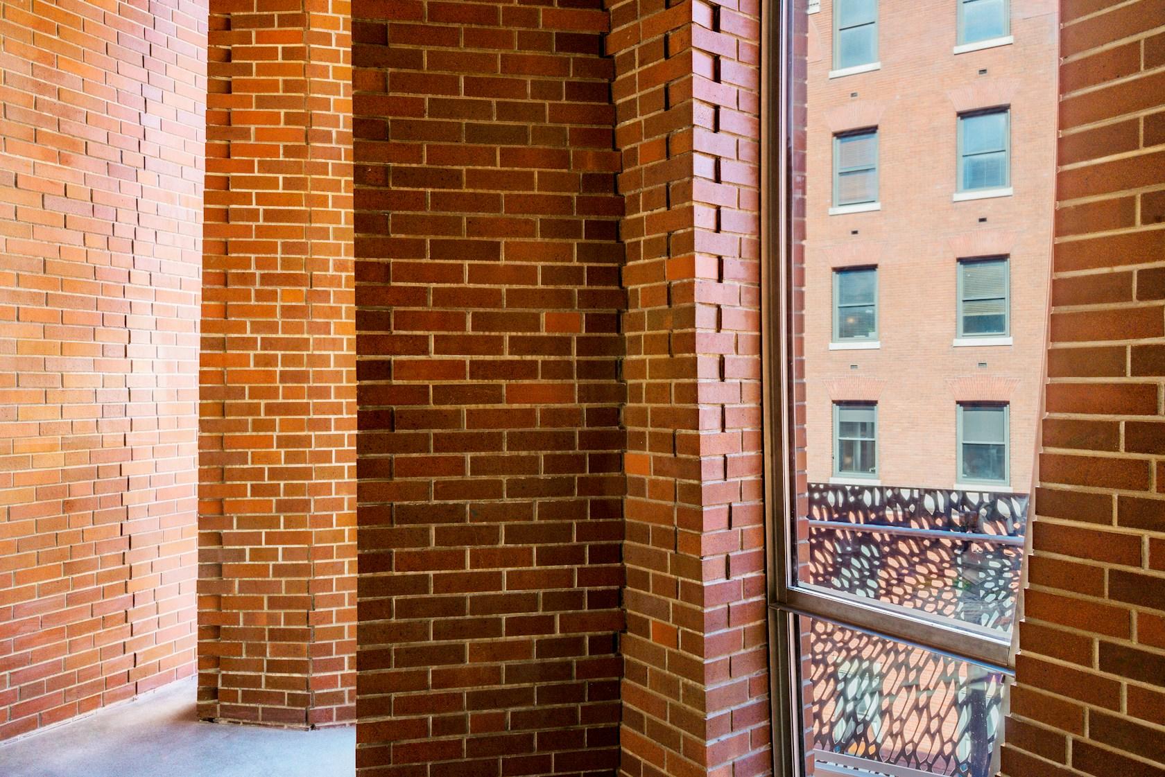 Unhistoric Townhouse - image 11