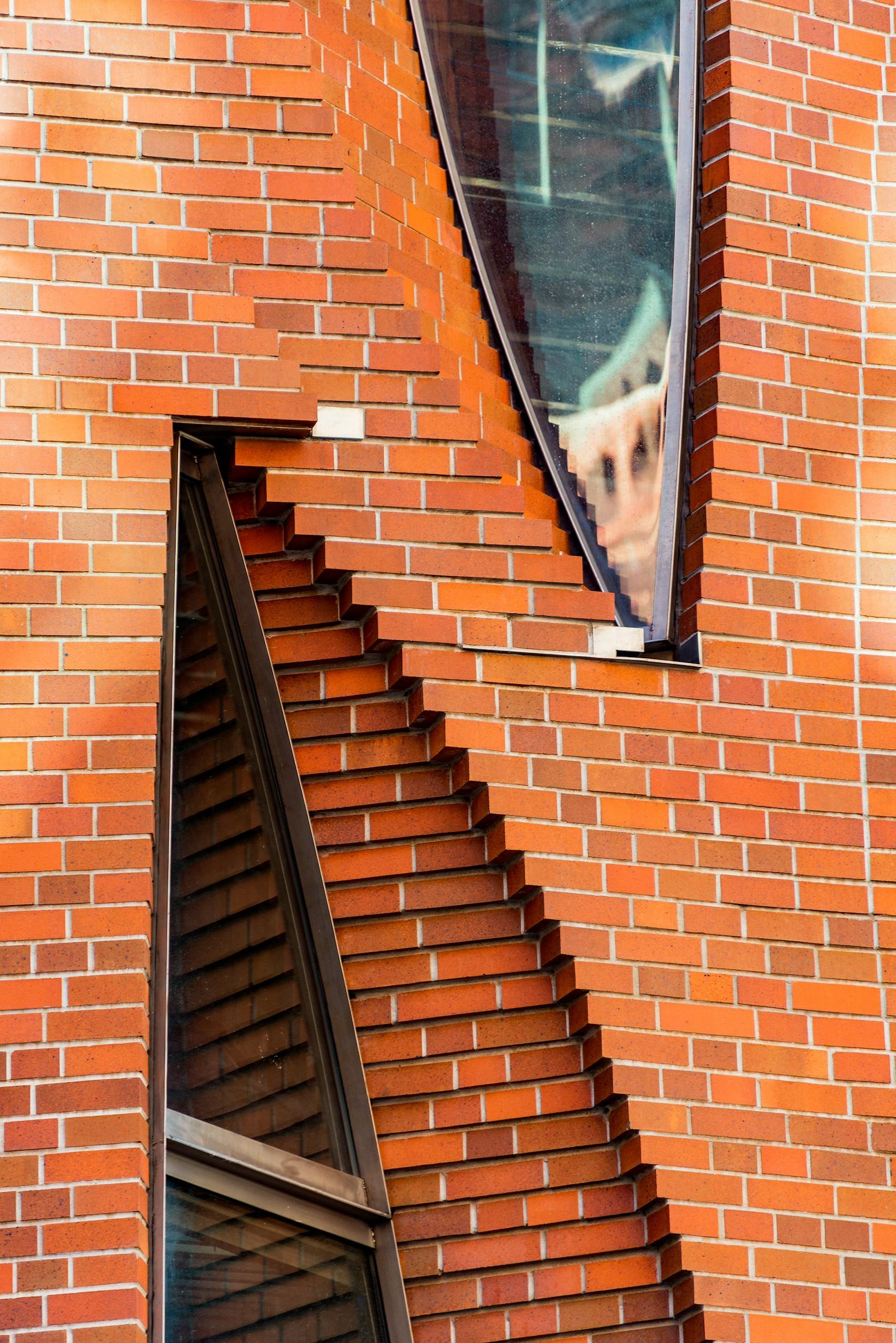 Unhistoric Townhouse - image 13