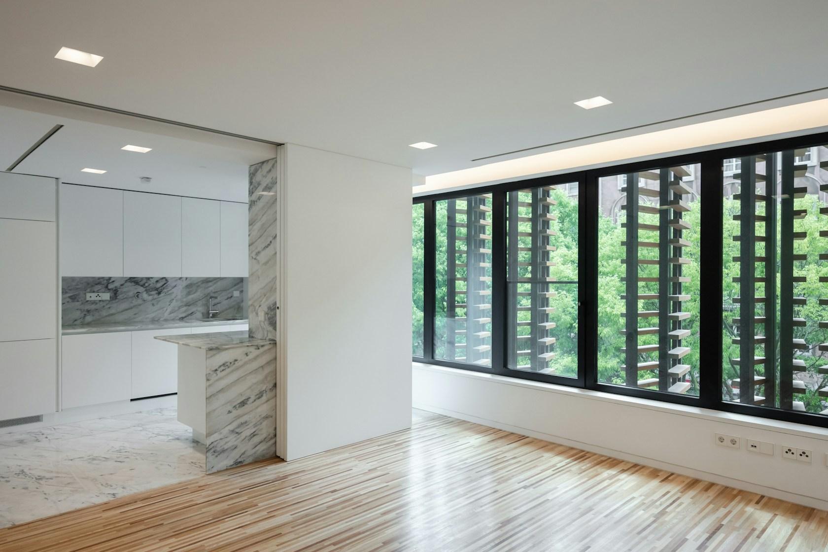 Lisbon Wood - image 12