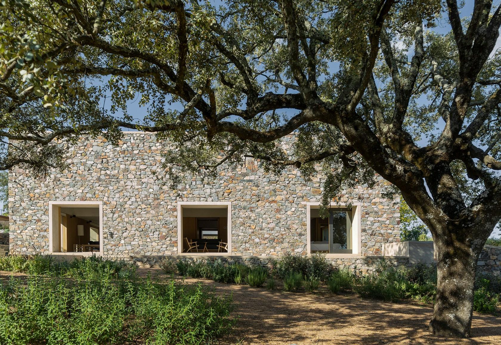 Stone House in Caceres - image 2