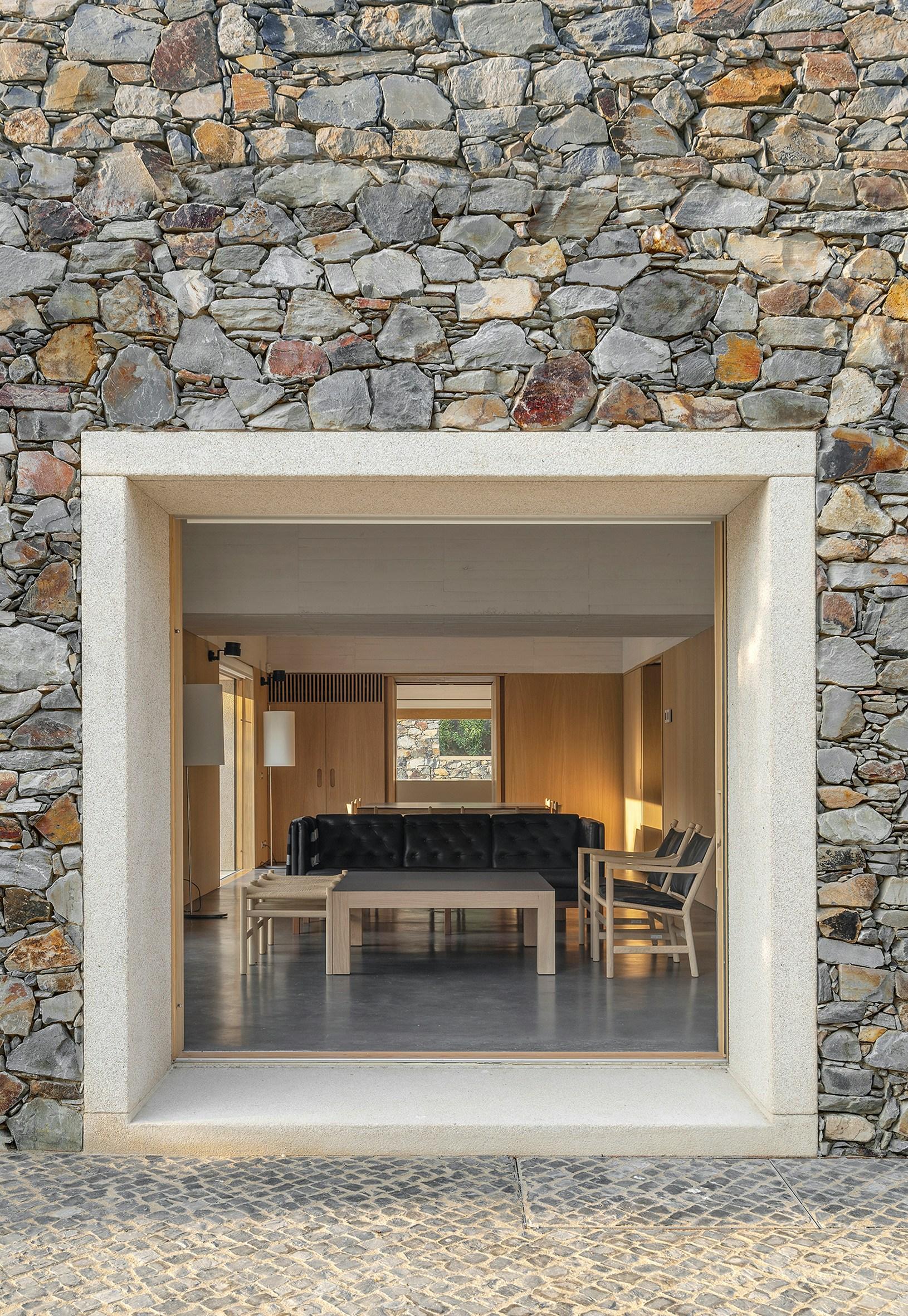 Stone House in Caceres - image 4