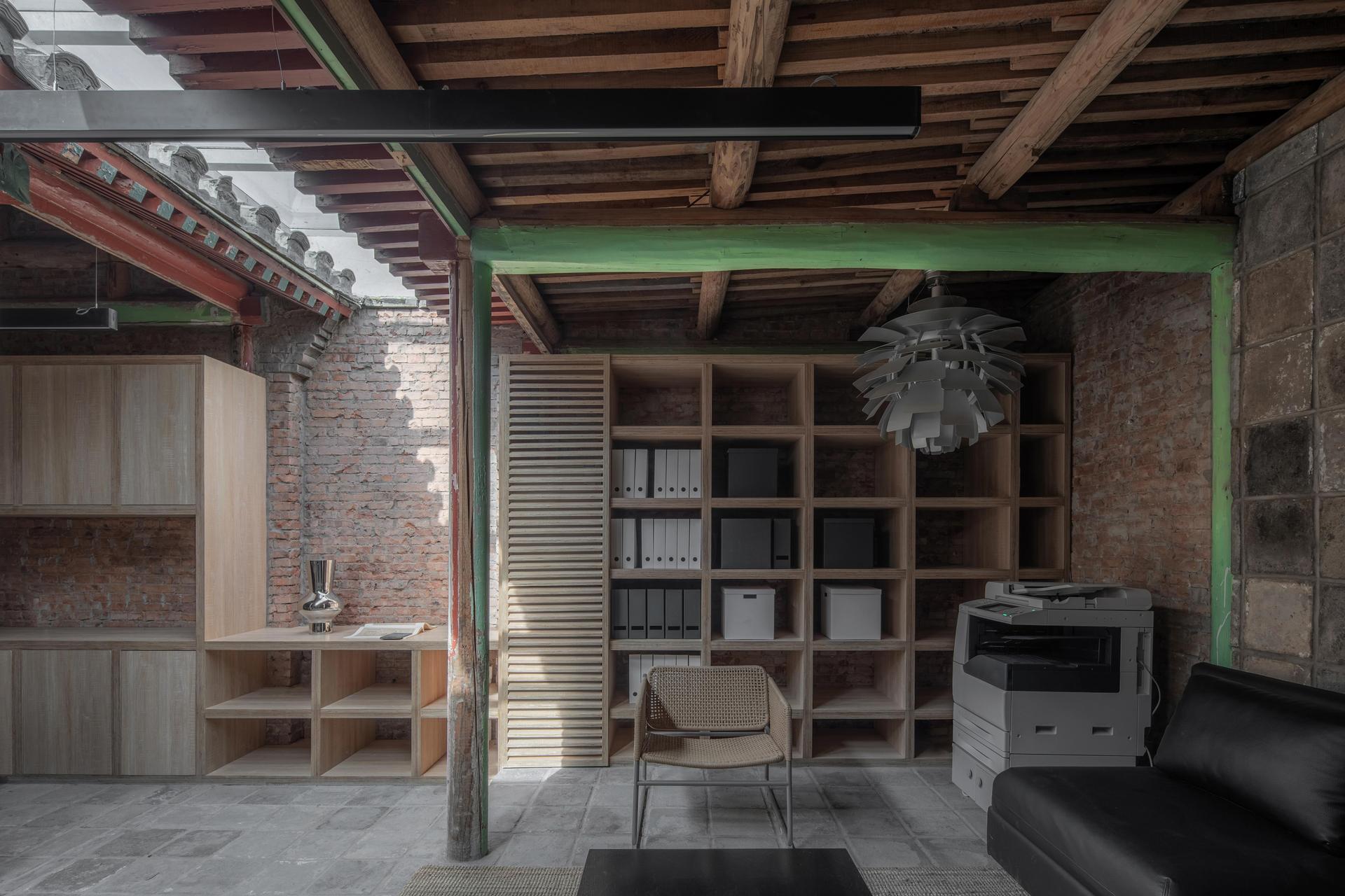 COLUMN HOUSE - image 6