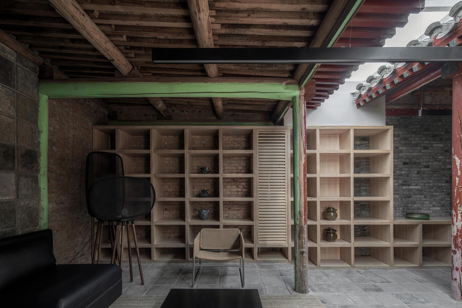 COLUMN HOUSE - image 7