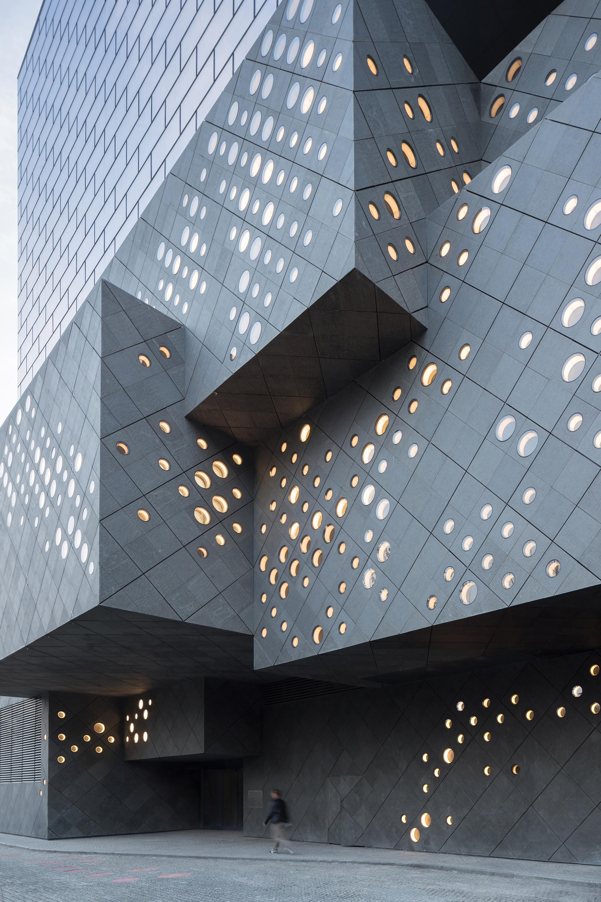Guardian Art Center - image 4