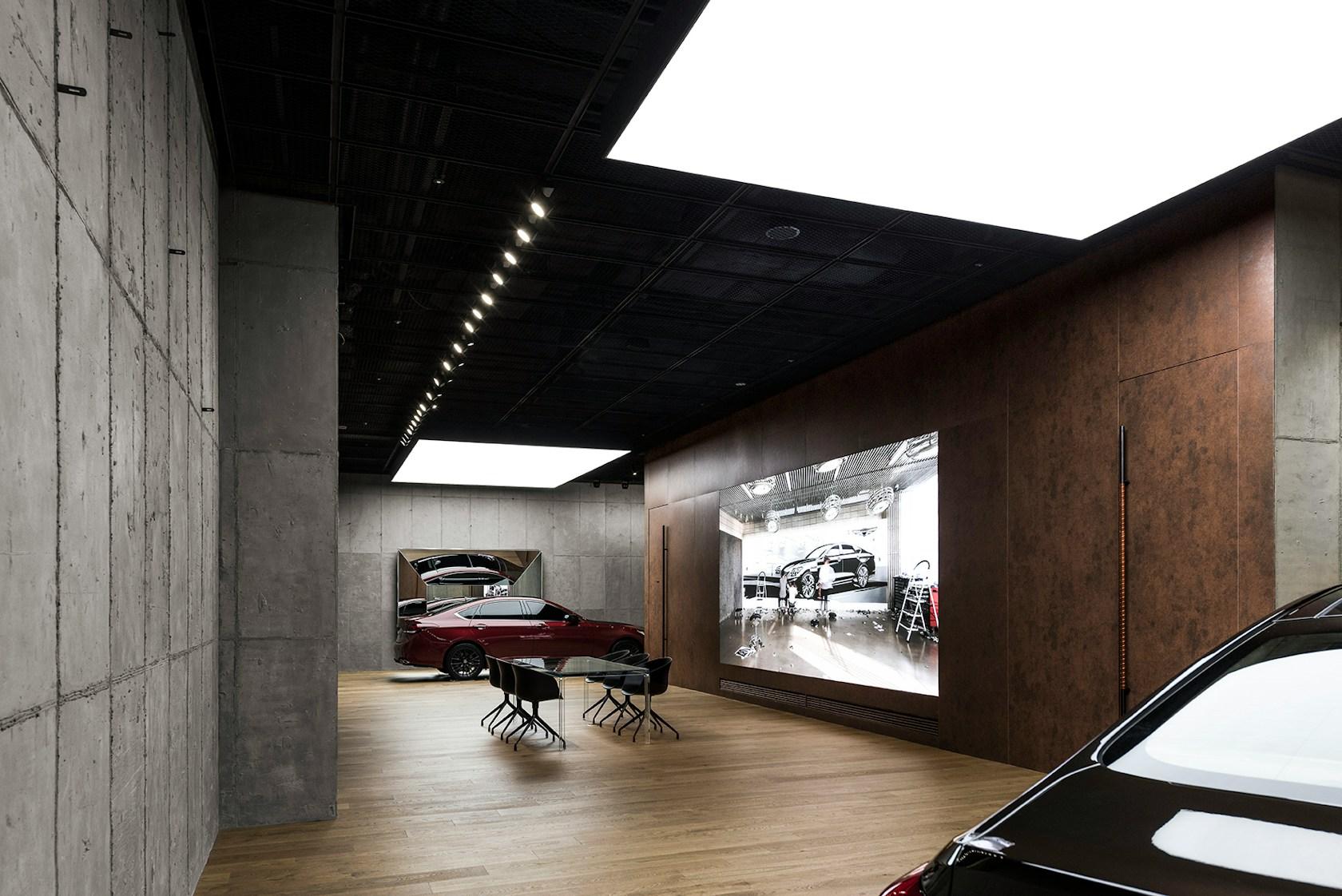 GENESIS STUDIO - image 4