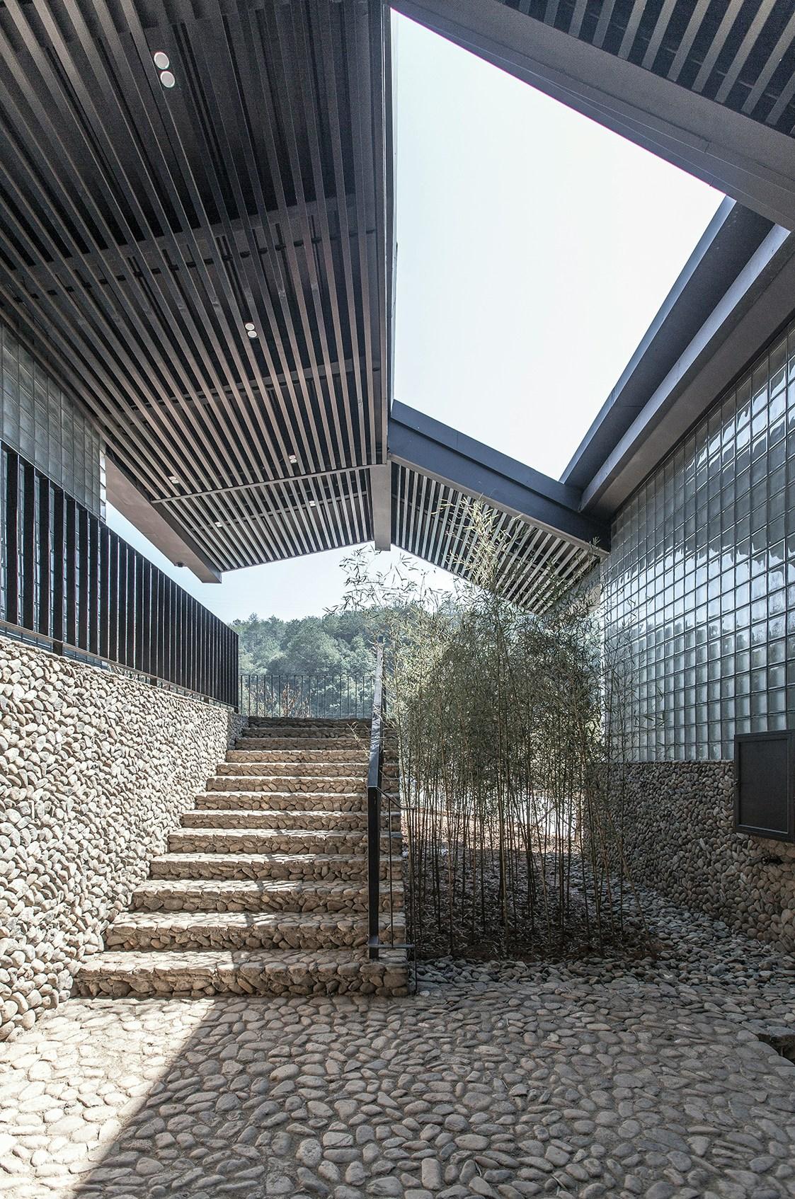Exhibition Center of Longquan National Archaeological Park of China - image 3