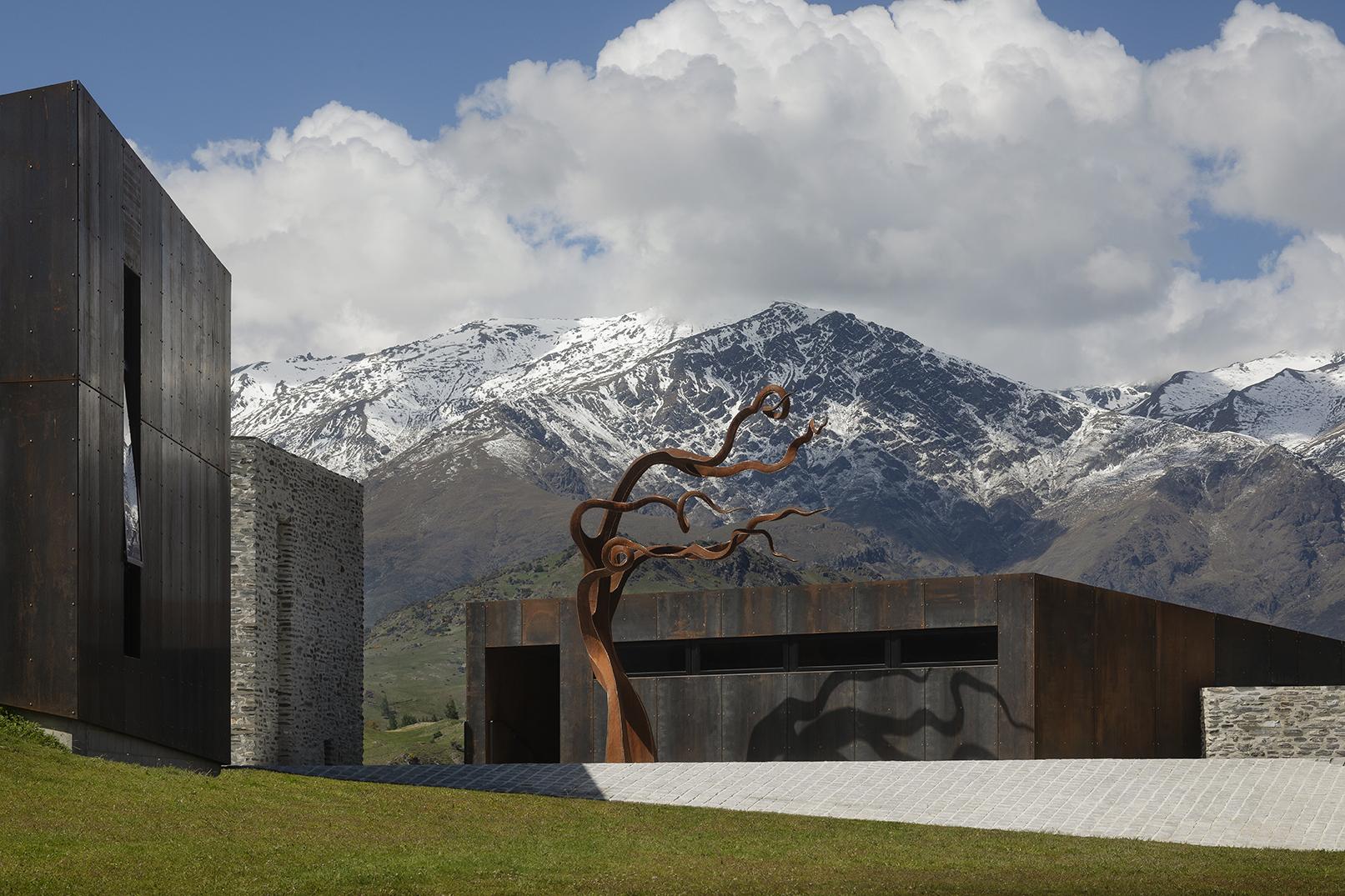 ARROWTOWN HOUSE - image 3