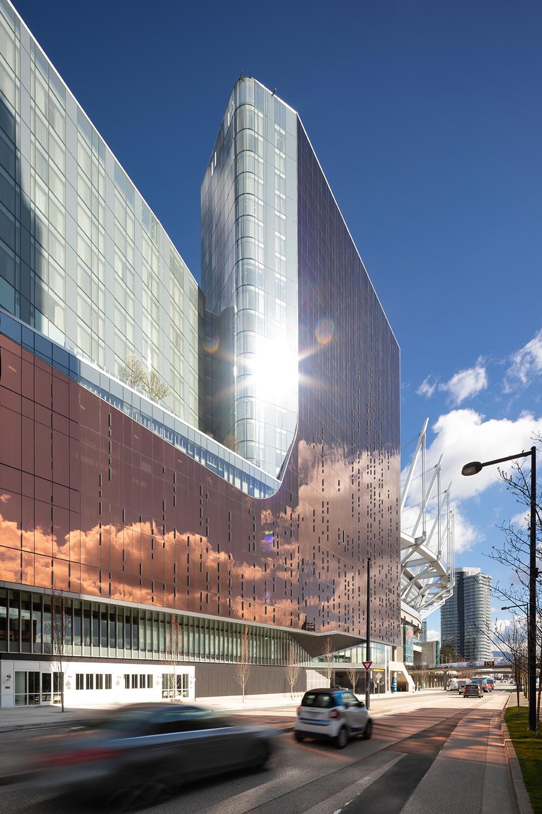 Parq Vancouver - image 9