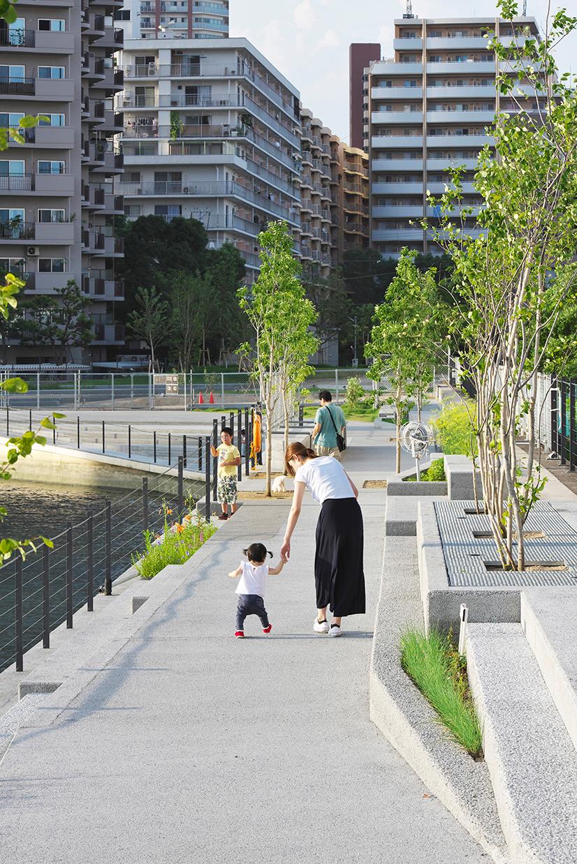 Tocotocodandan: flood defence as waterfront public space - image 4