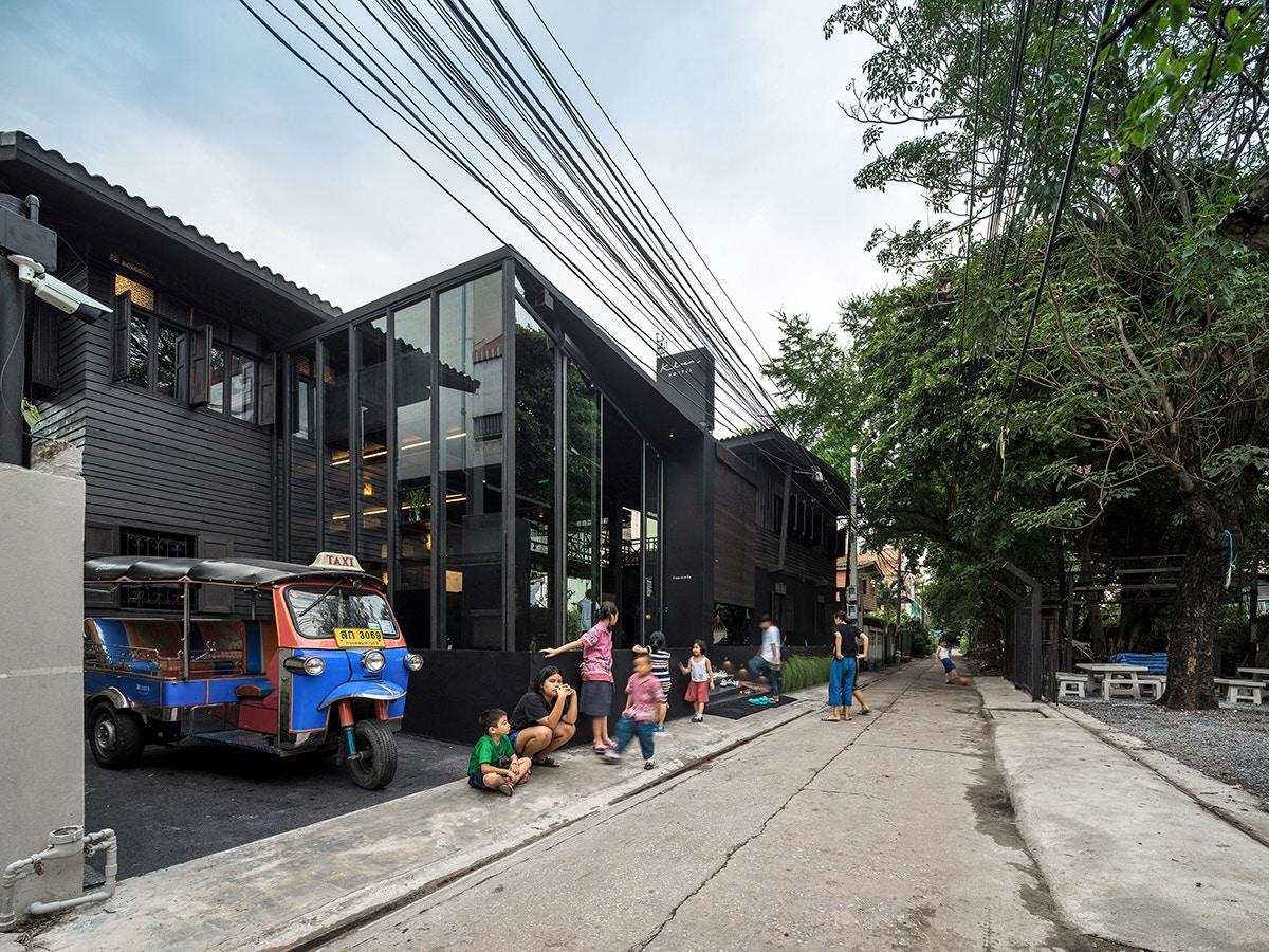 KLOEM HOSTEL - image 2