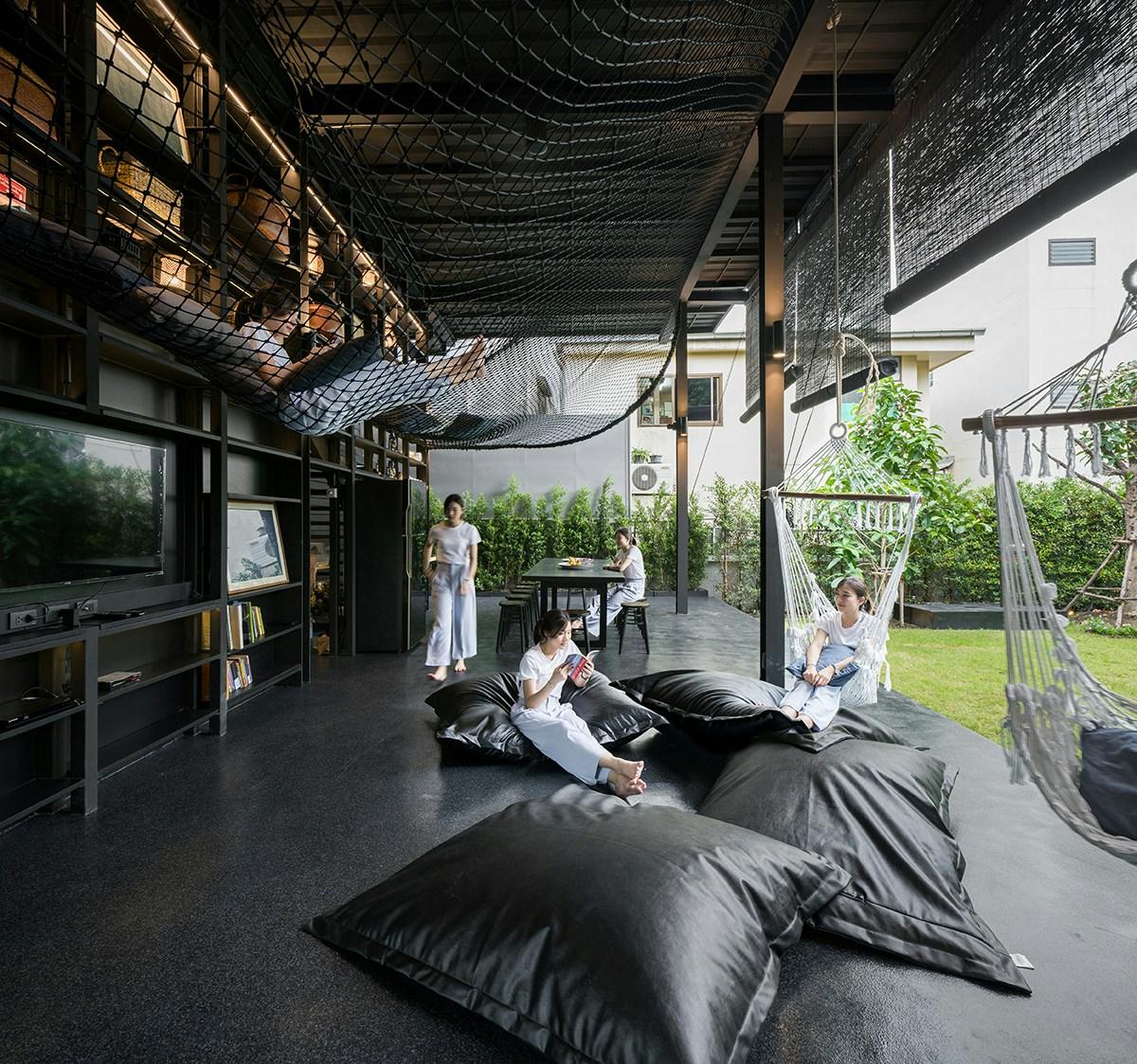 KLOEM HOSTEL - image 3