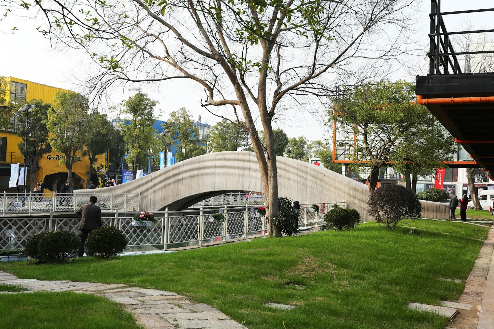 3D Printed Pedestrian Bridge - image 4