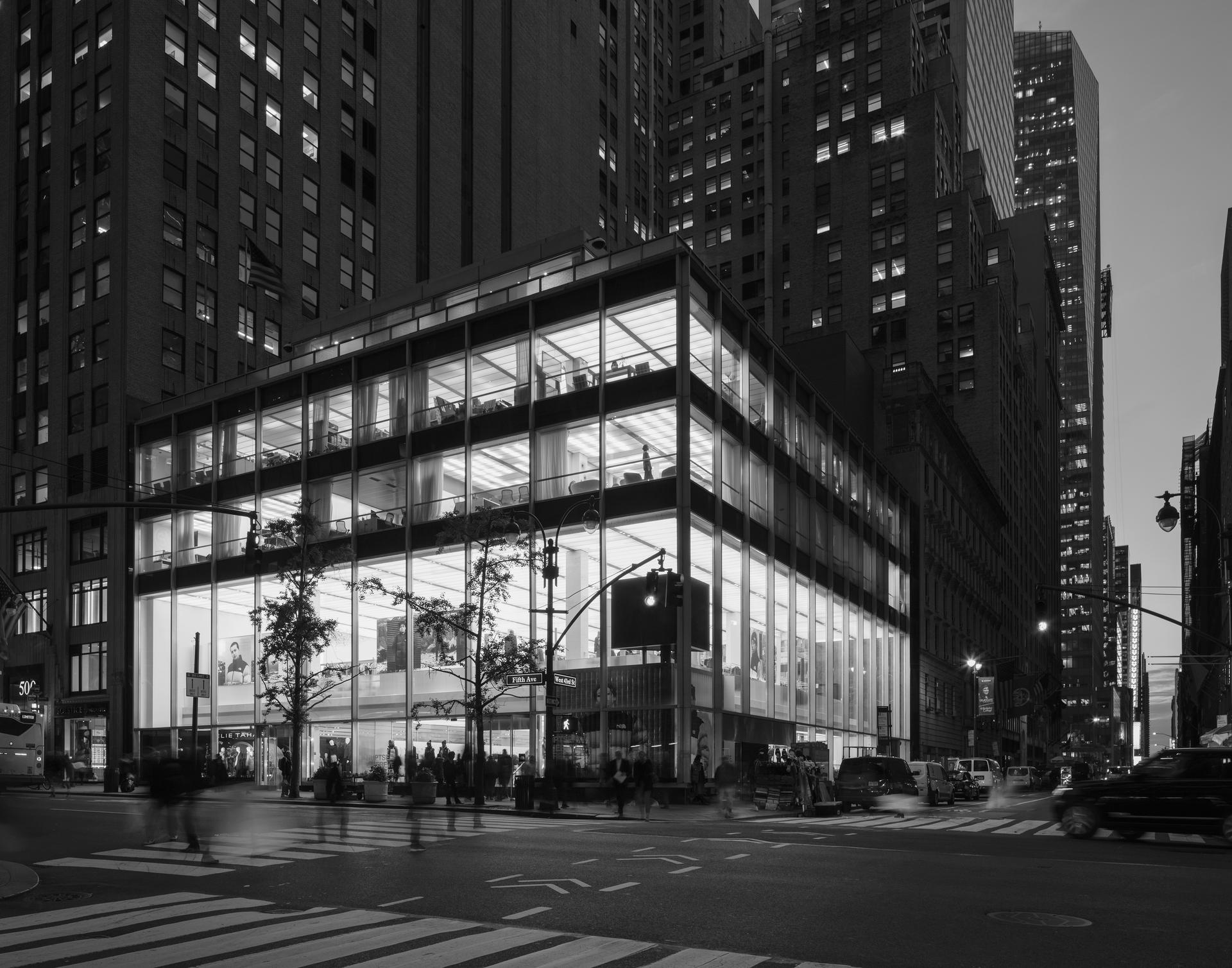 Peeling Back a Modernist Landmark