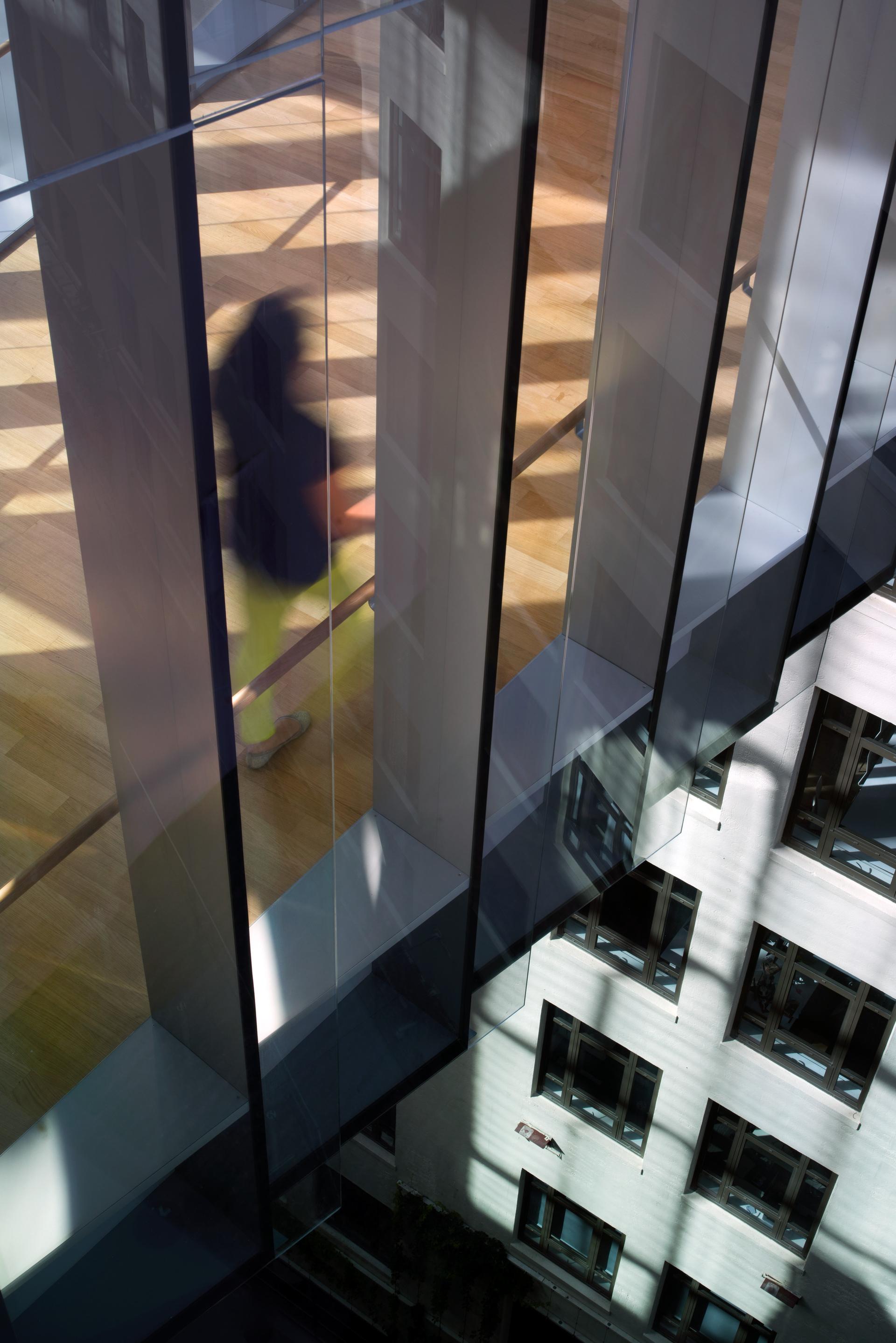 Twitter Skybridge - image 9