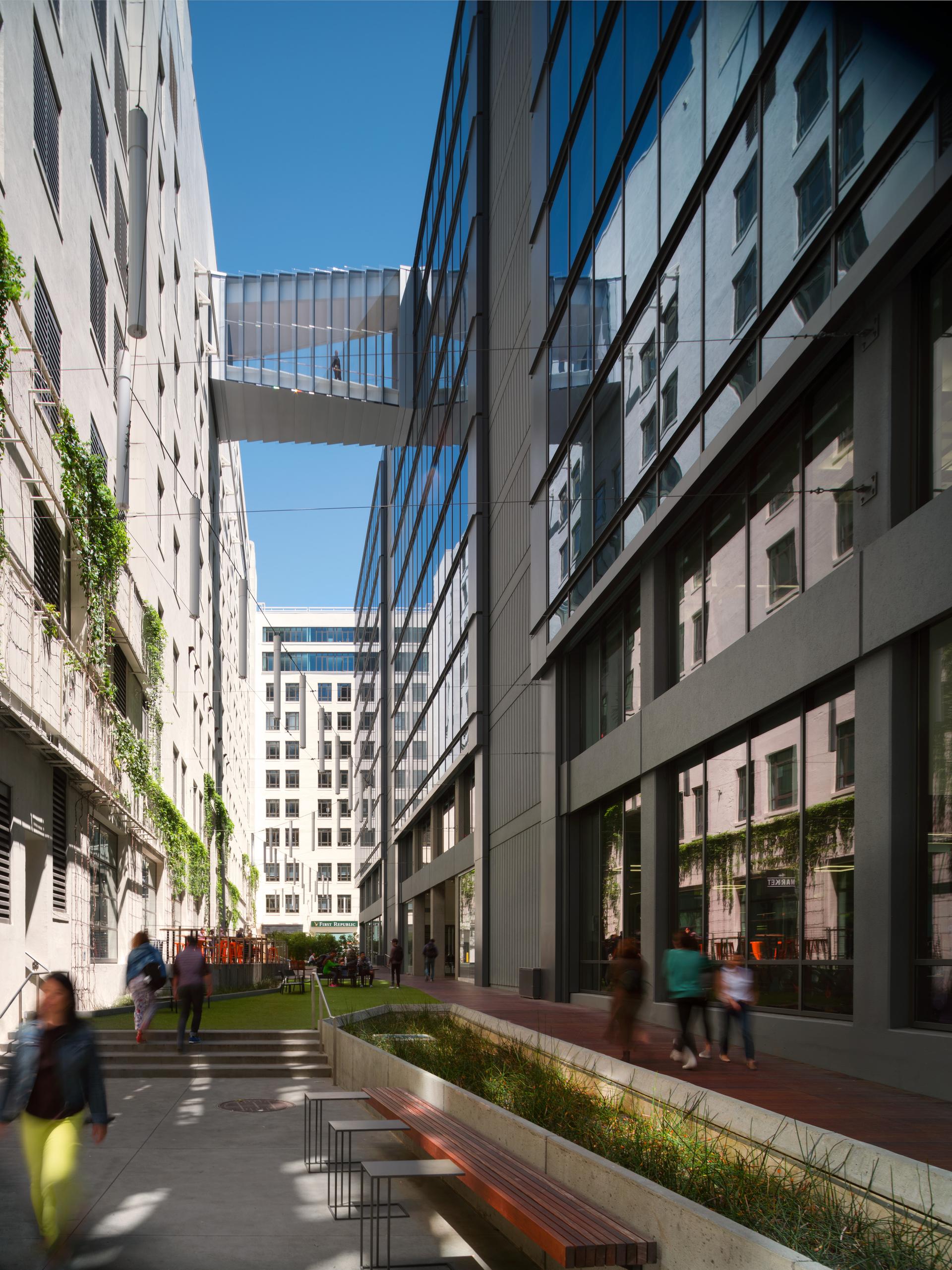 Twitter Skybridge - image 4