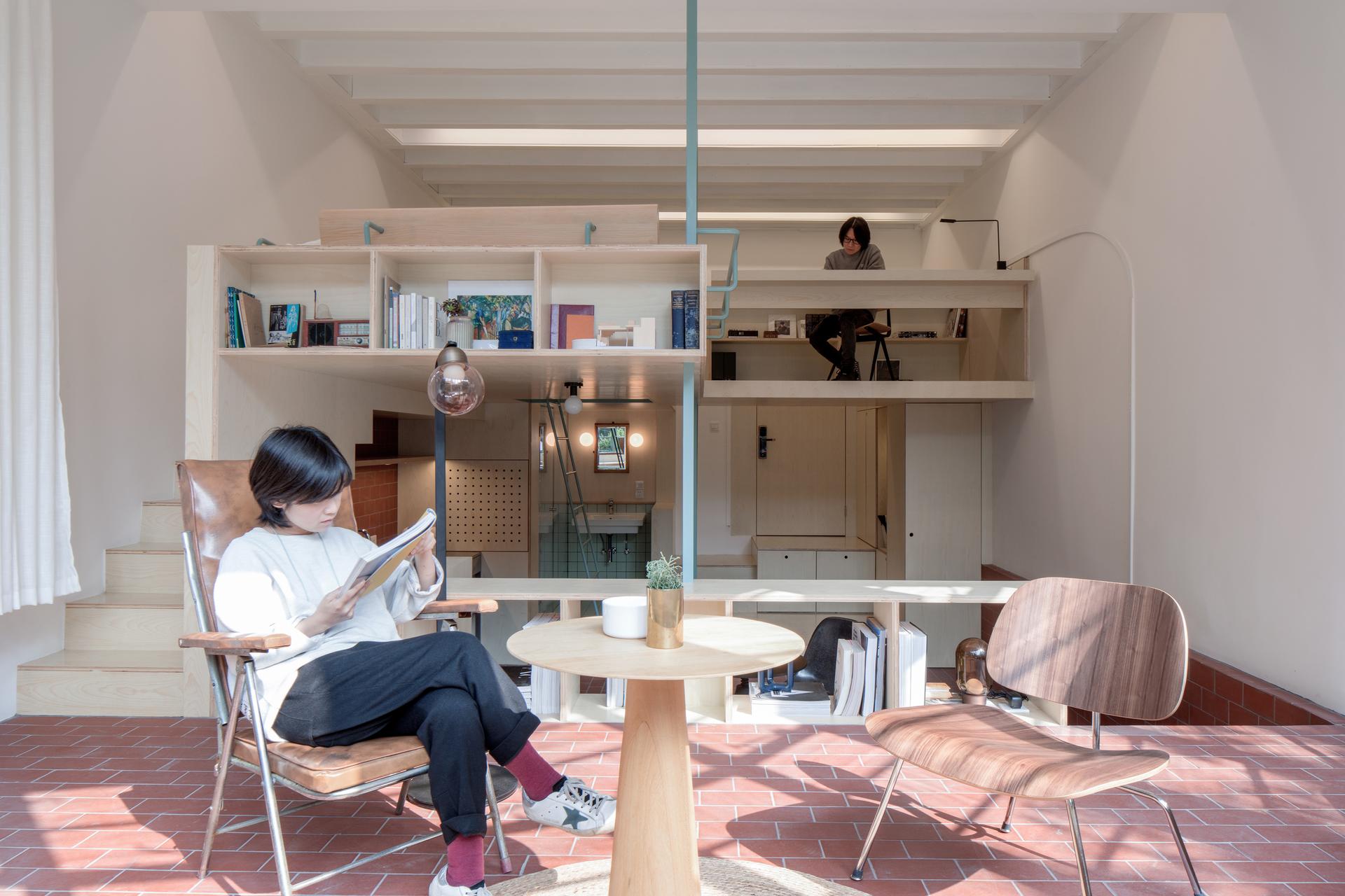 A U-SHAPE ROOM - image 5