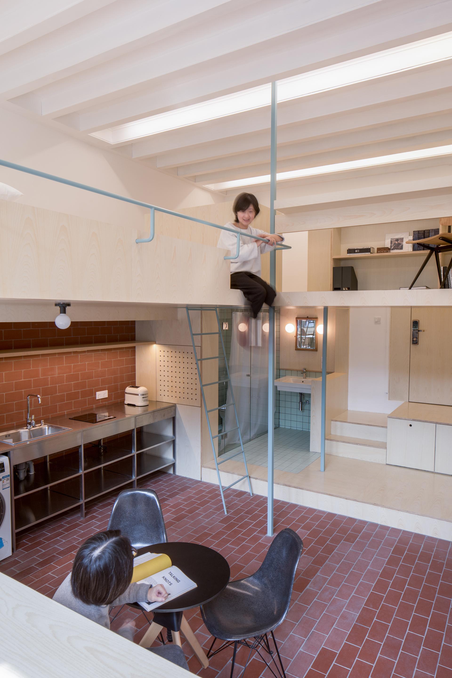 A U-SHAPE ROOM - image 7