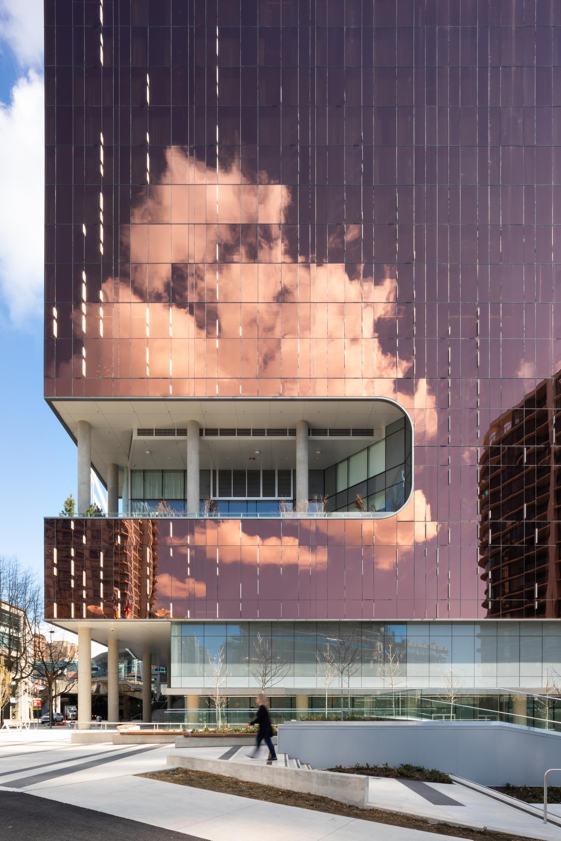 Parq Vancouver - image 3