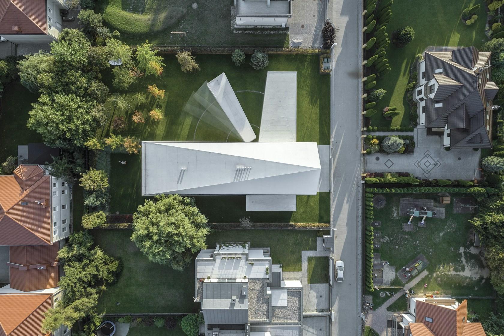Quadrant House - image 2