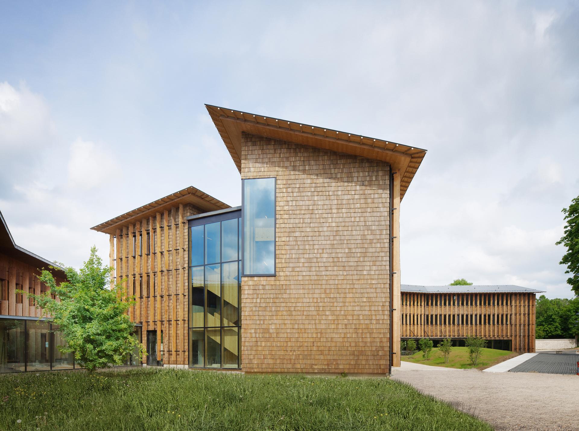 Woody - Office building near Paris (France)