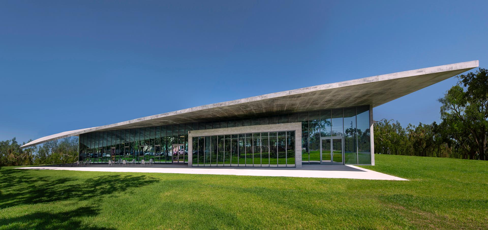 University of Miami School of Architecture Thomas P. Murphy Design Studio Building - image 5
