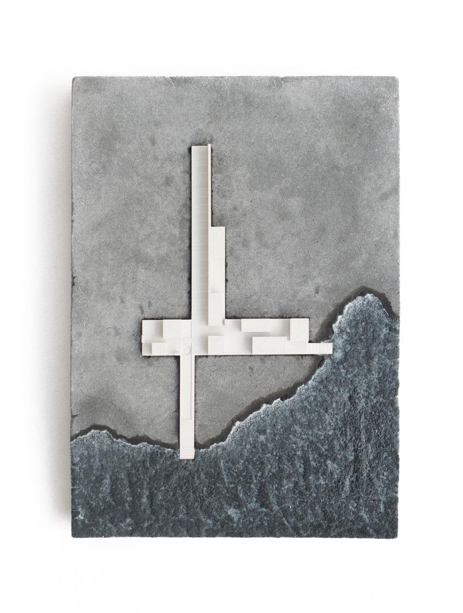 House by the ocean - image 6