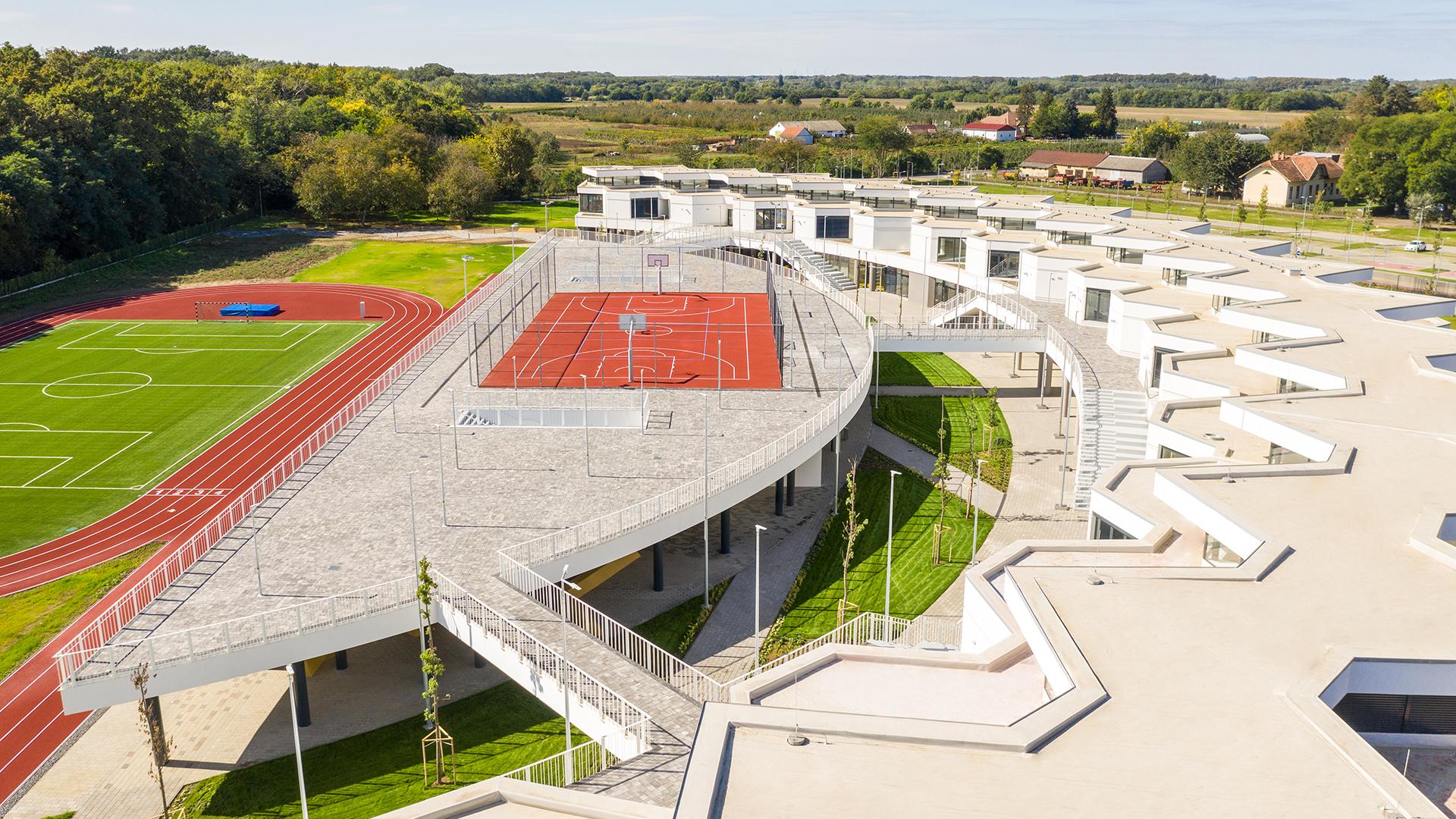 International School of Debrecen - image 3