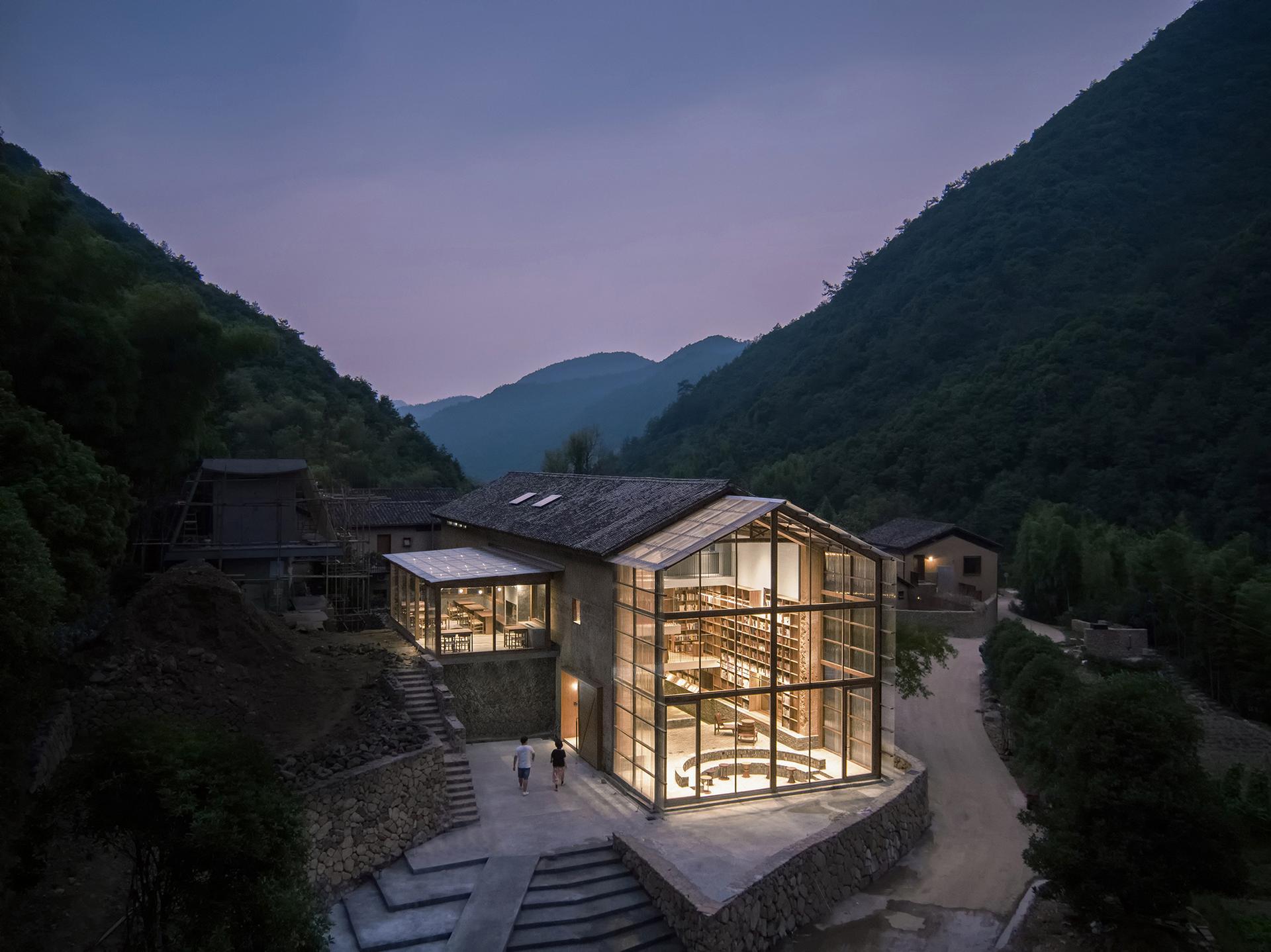 Capsule hotel in a rural library - image 2