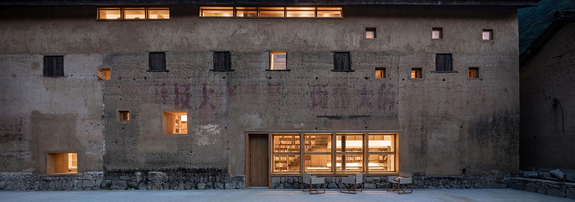 Capsule hotel in a rural library - image 5