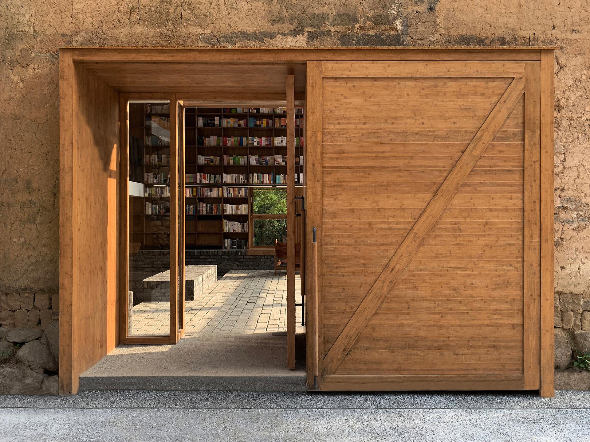 Capsule hotel in a rural library - image 9