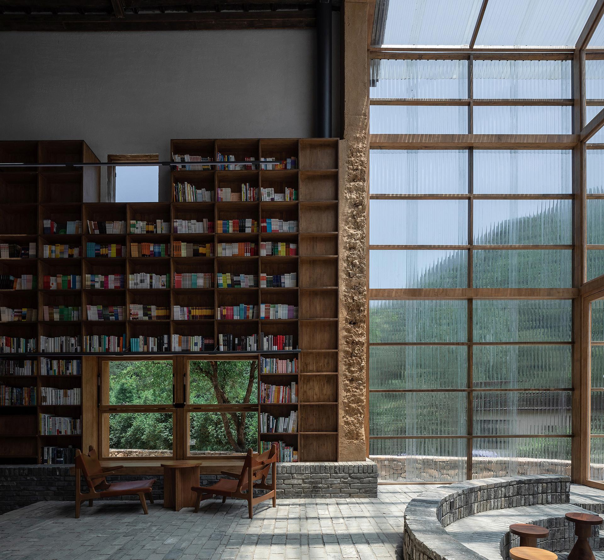 Capsule hotel in a rural library - image 10