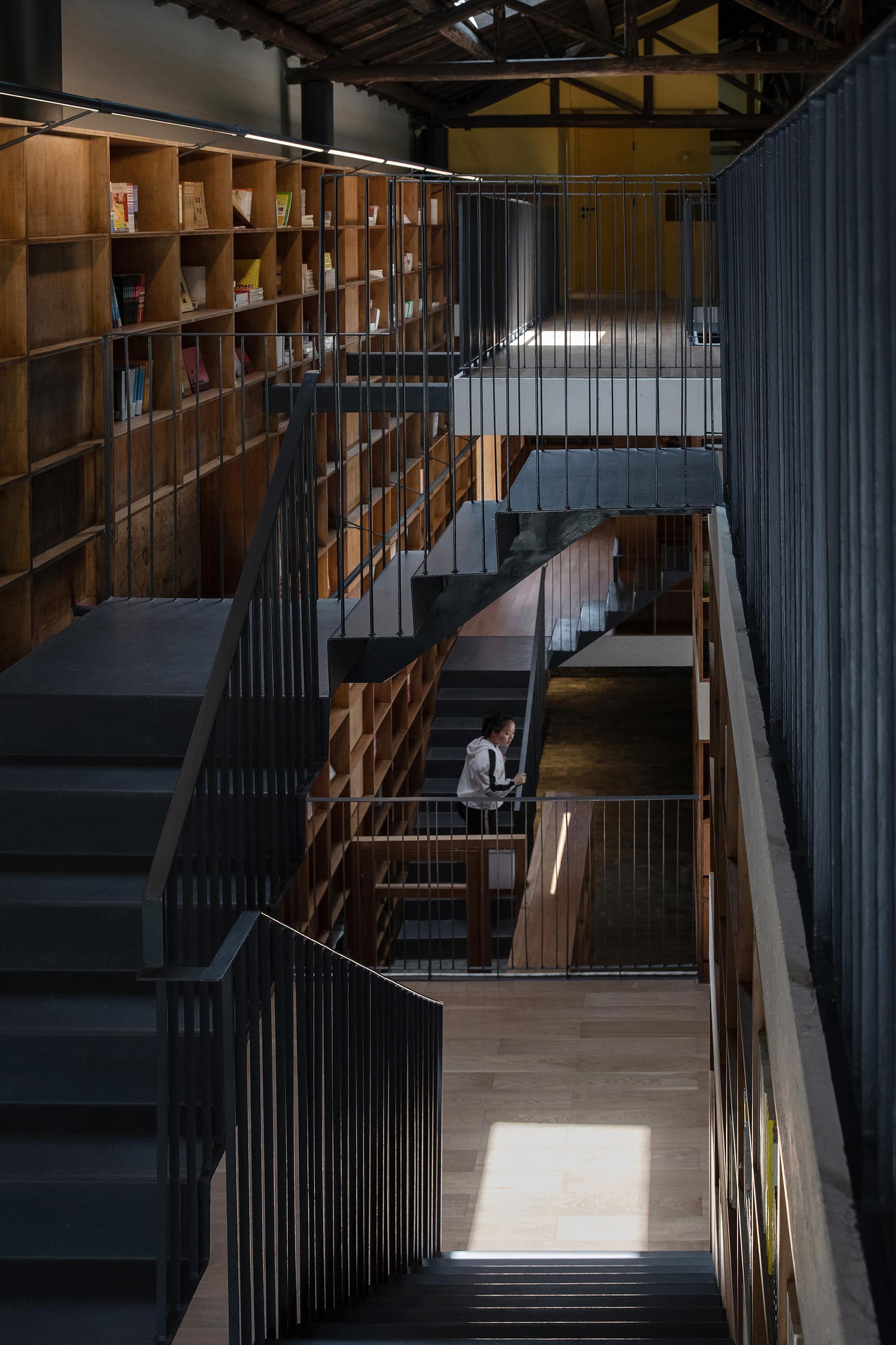 Capsule hotel in a rural library - image 23