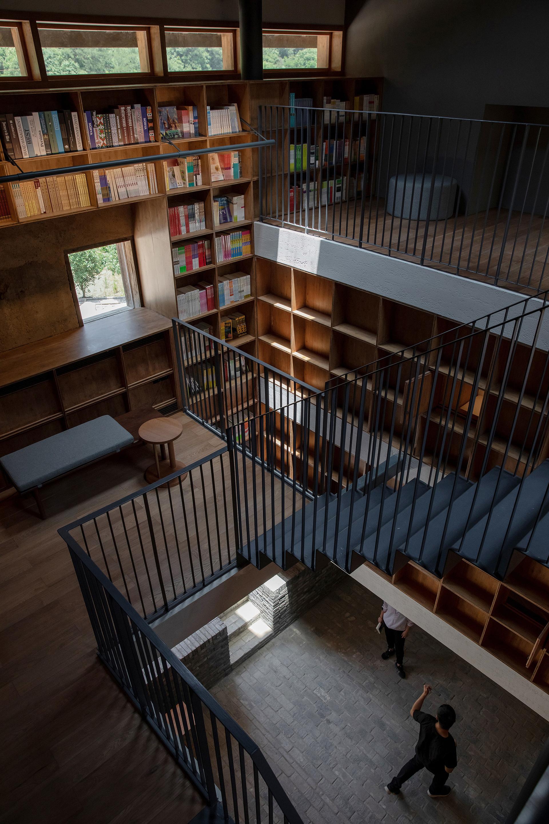 Capsule hotel in a rural library - image 24