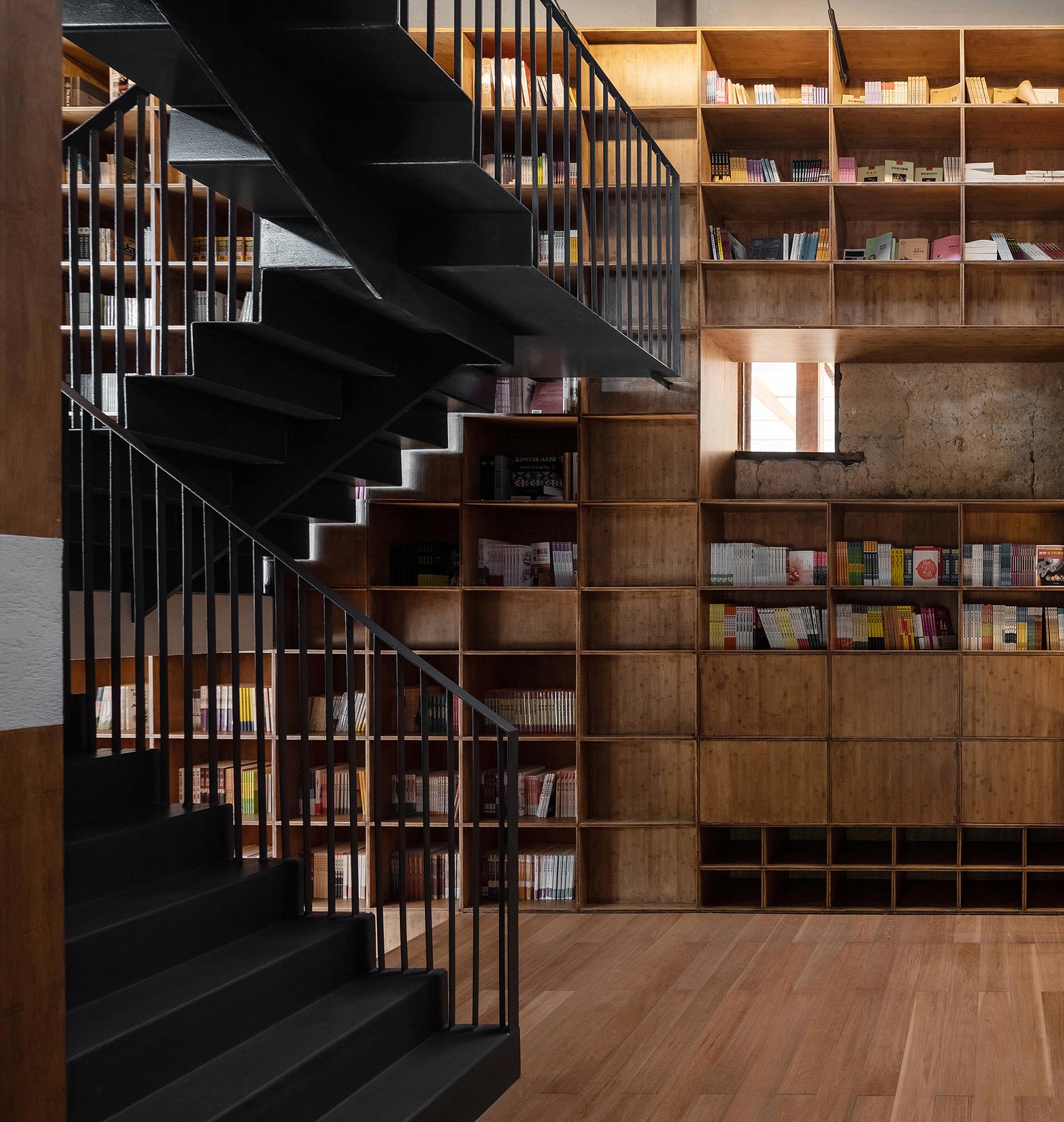 Capsule hotel in a rural library - image 33