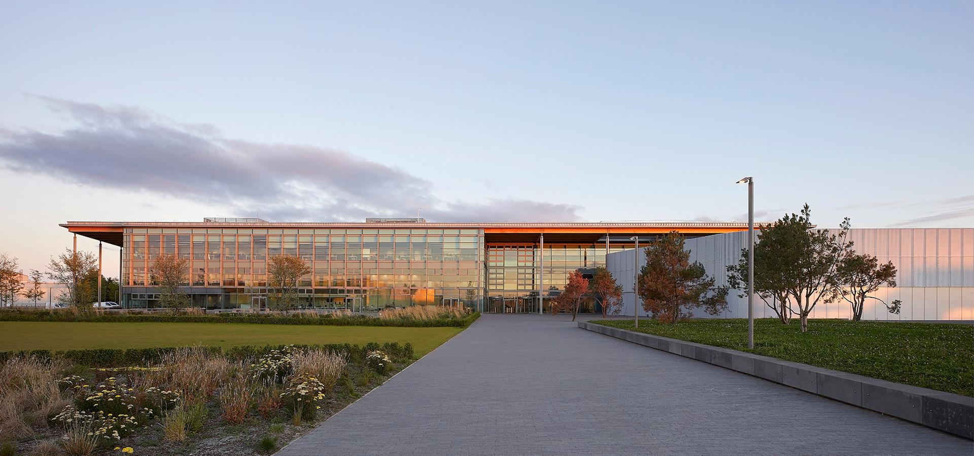 Jaguar Land Rover Advanced Product Creation Centre - image 2