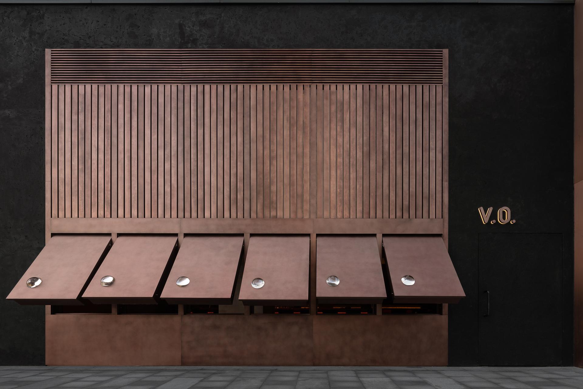 Voisin Organique Restaurant & Lounge - image 2