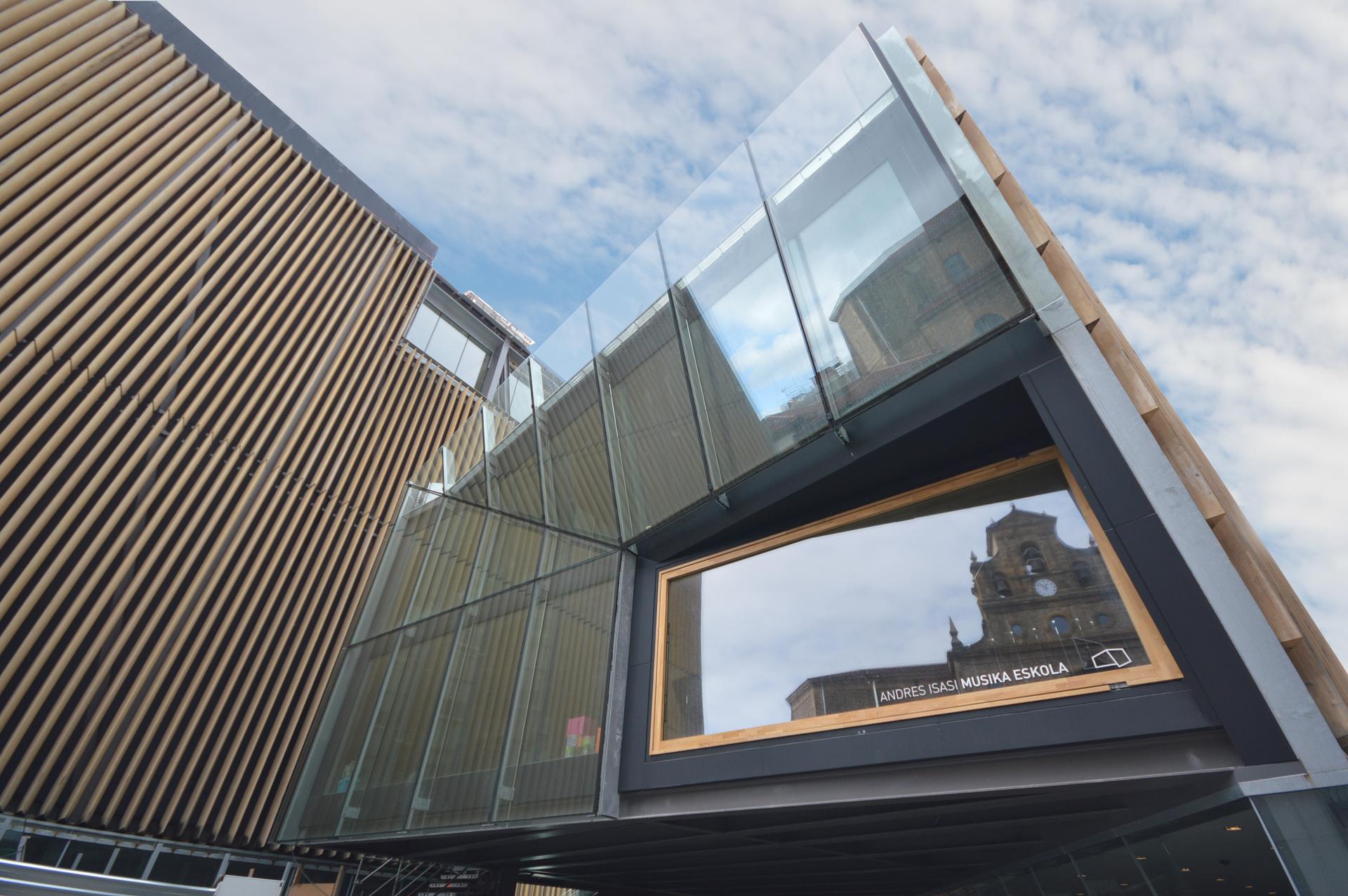 PERFORMING ARTS CENTER MUXIKEBARRI AND MUSIC SCHOOL - image 4