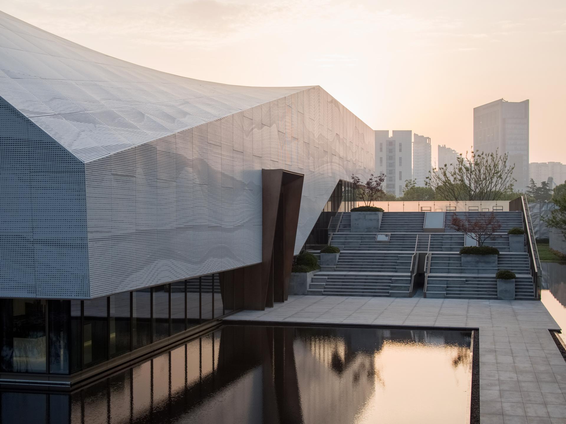 Financial City Community Center - image 10