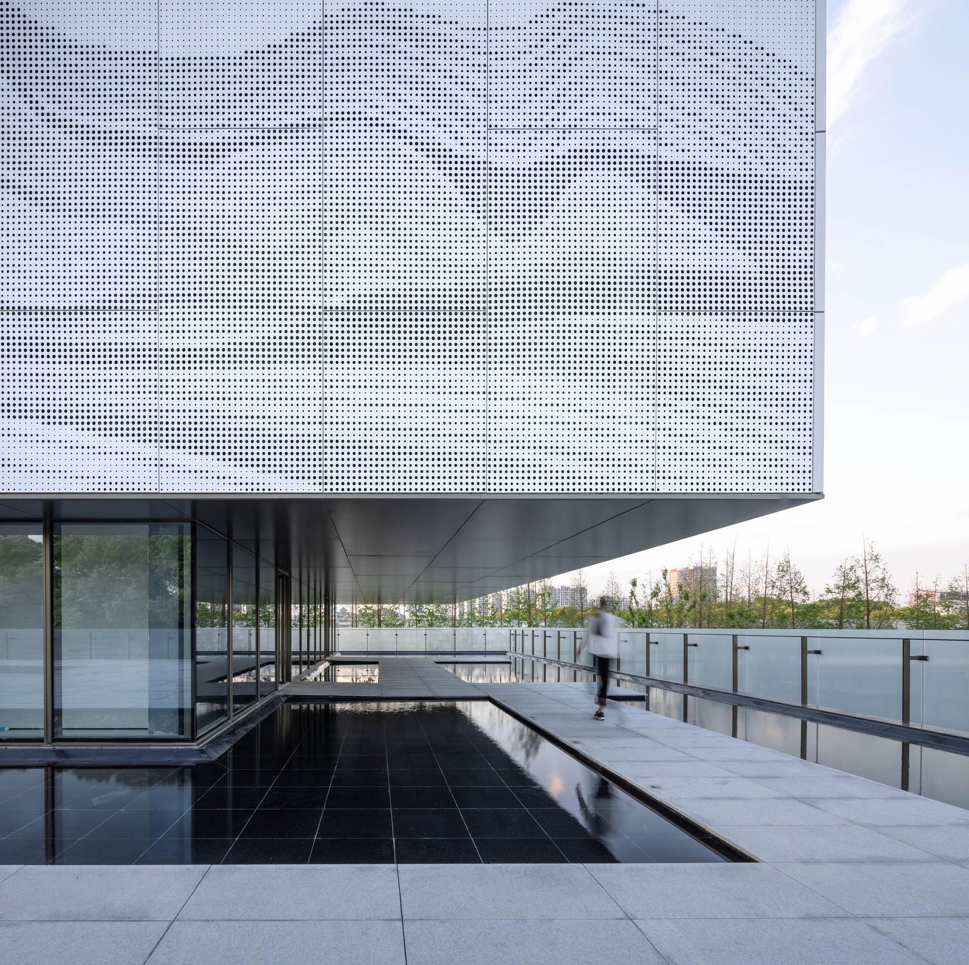 Financial City Community Center - image 14
