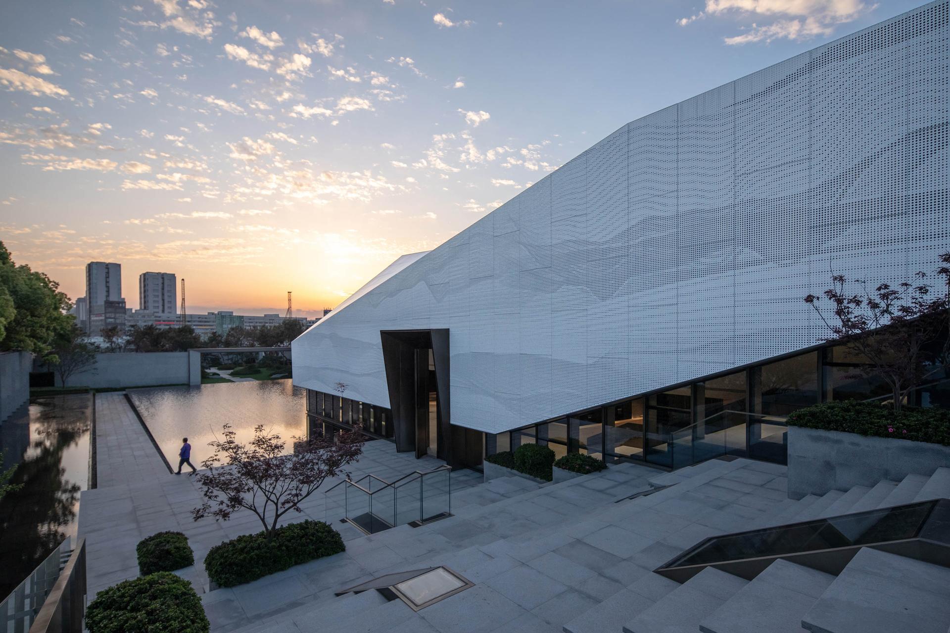 Financial City Community Center - image 15