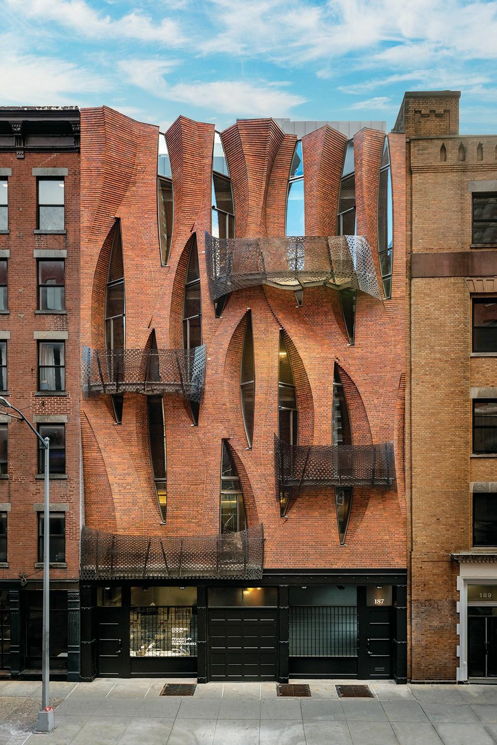 Unhistoric Townhouse - image 2